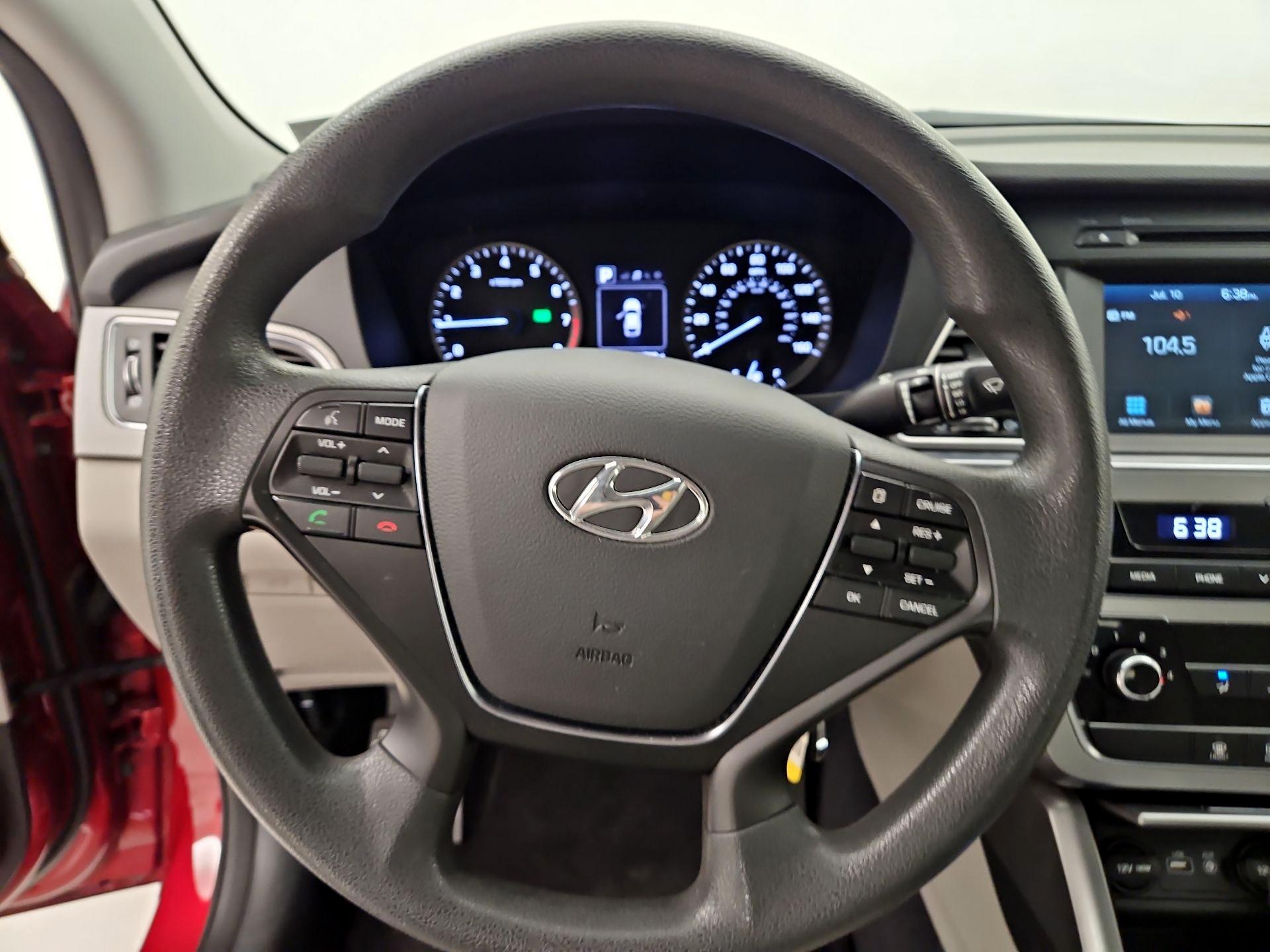Thumbnail: 2016 Hyundai Sonata - 10