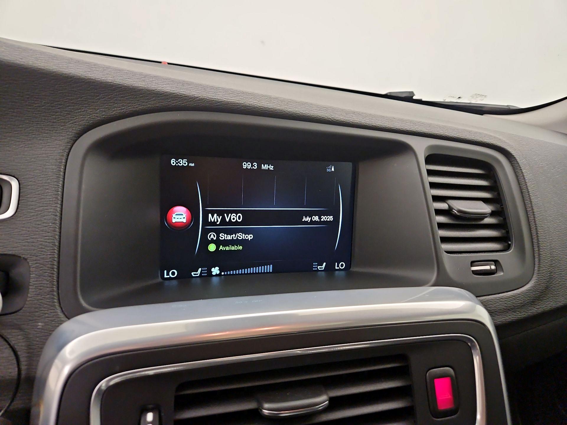 Thumbnail: 2016 Volvo V60 - 14