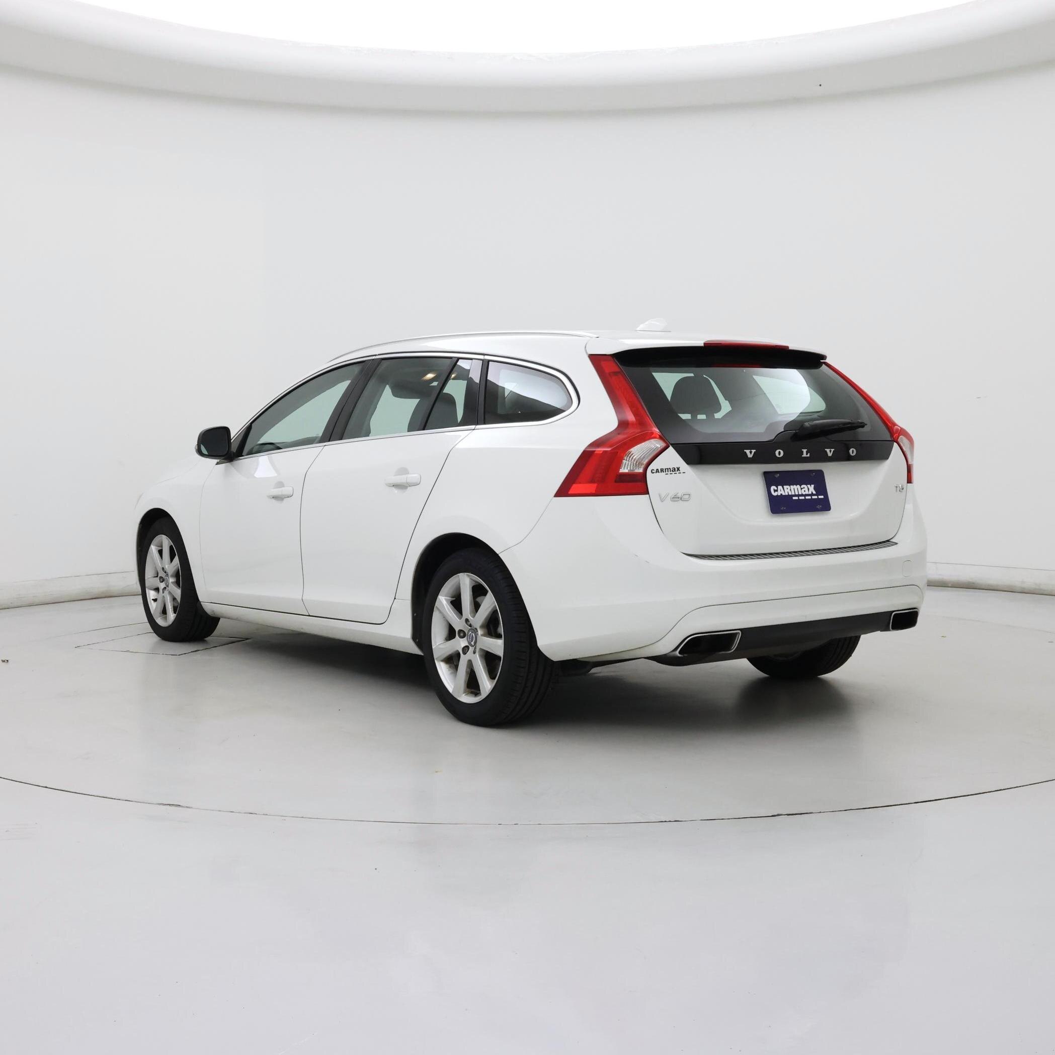Thumbnail: 2016 Volvo V60 - 2