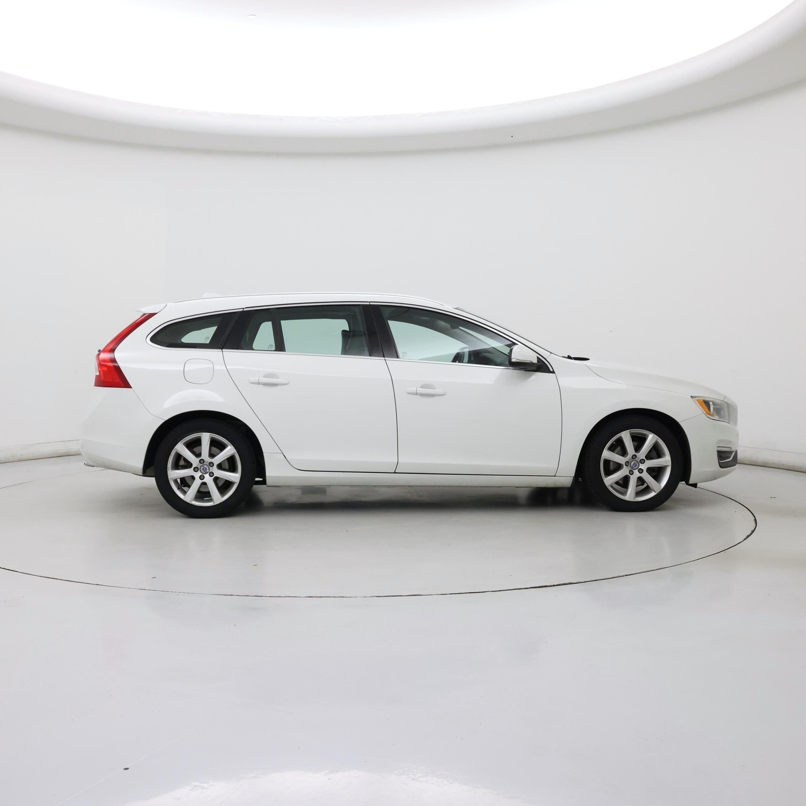 Thumbnail: 2016 Volvo V60 - 7
