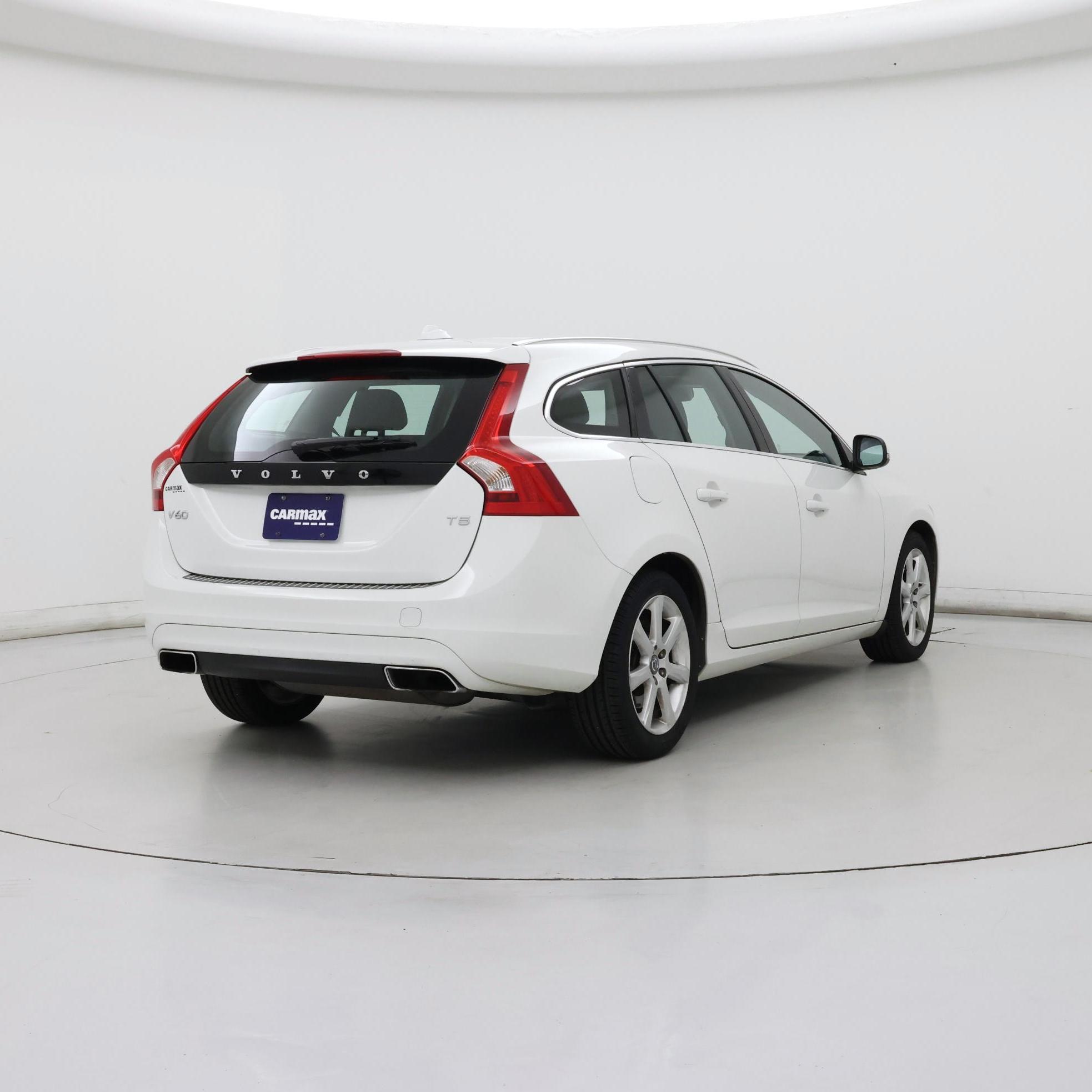 Thumbnail: 2016 Volvo V60 - 8