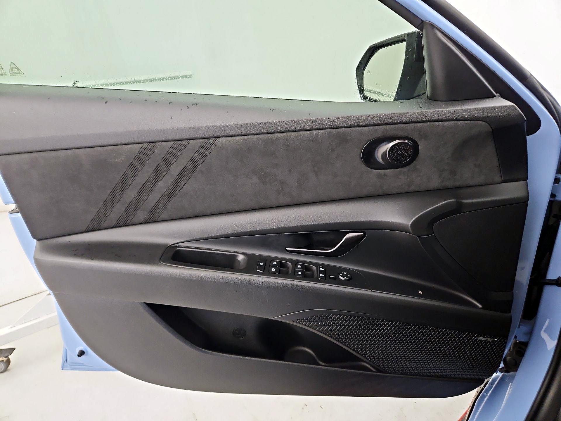 Thumbnail: 2022 Hyundai Elantra - 12