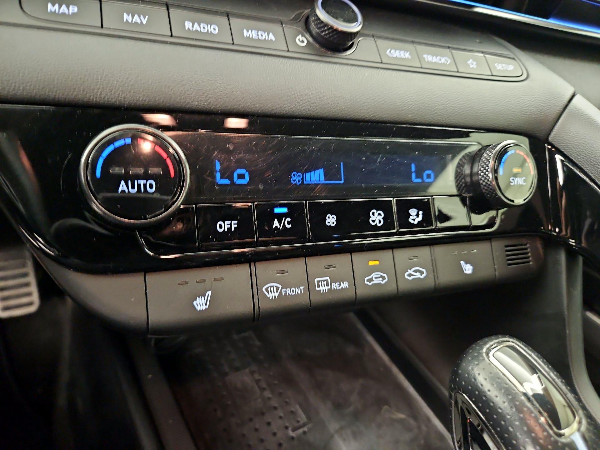 Thumbnail: 2022 Hyundai Elantra - 17
