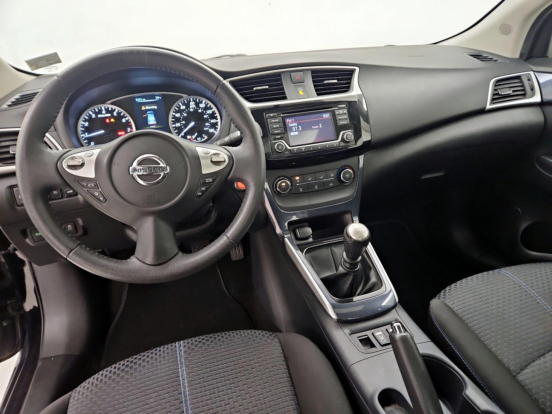 Thumbnail: 2017 Nissan Sentra - 9