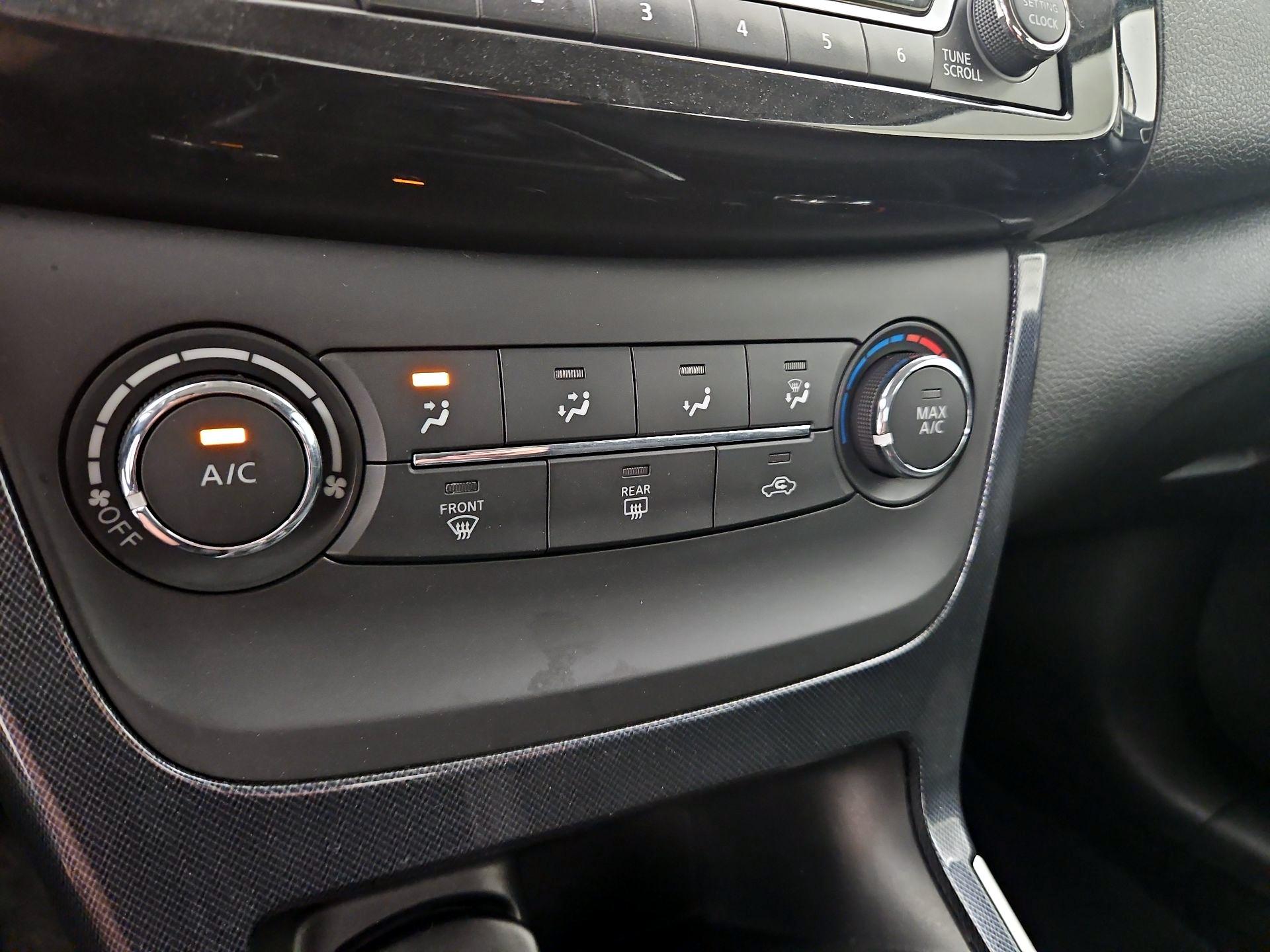 Thumbnail: 2017 Nissan Sentra - 16