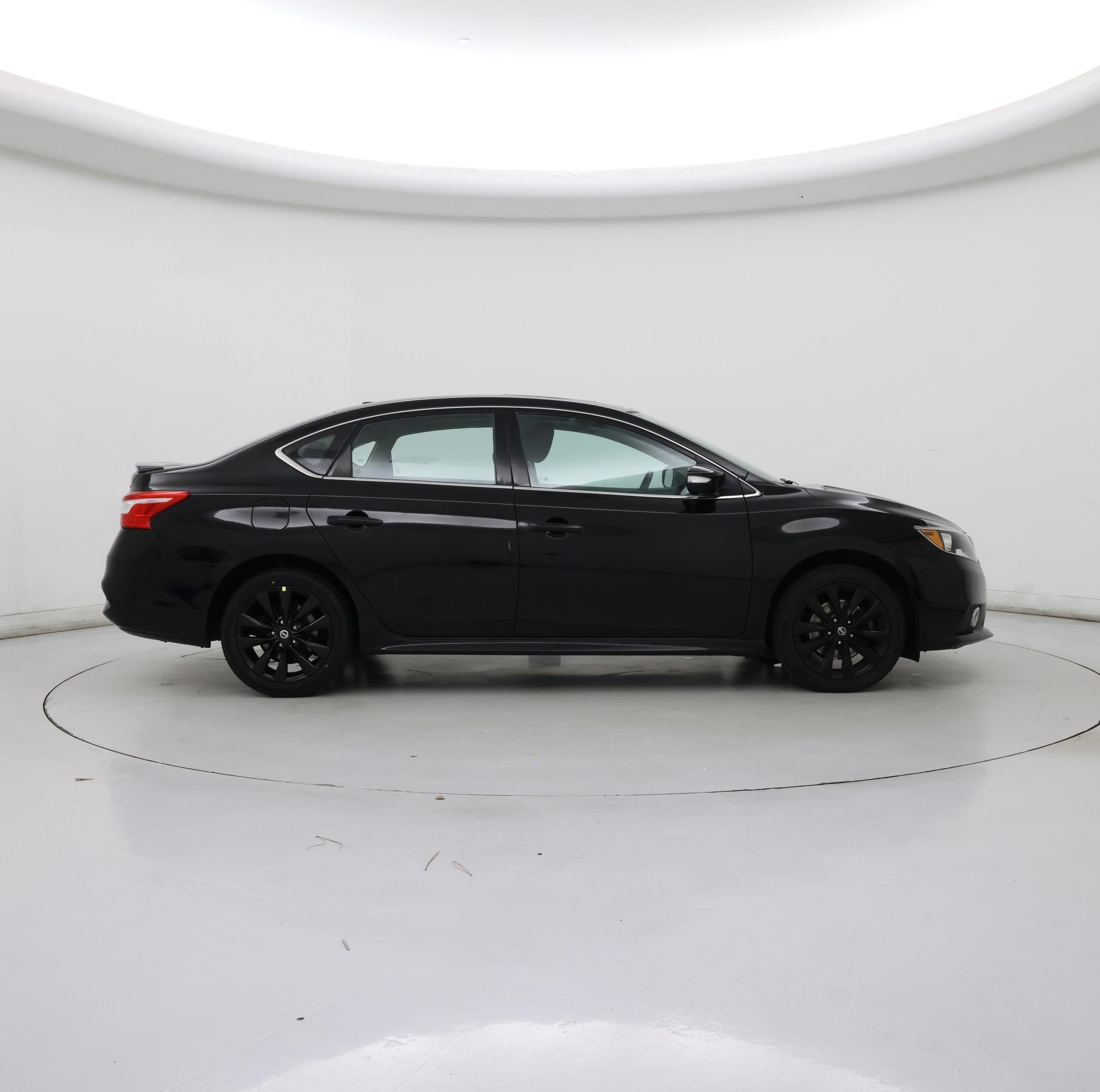 Thumbnail: 2017 Nissan Sentra - 7