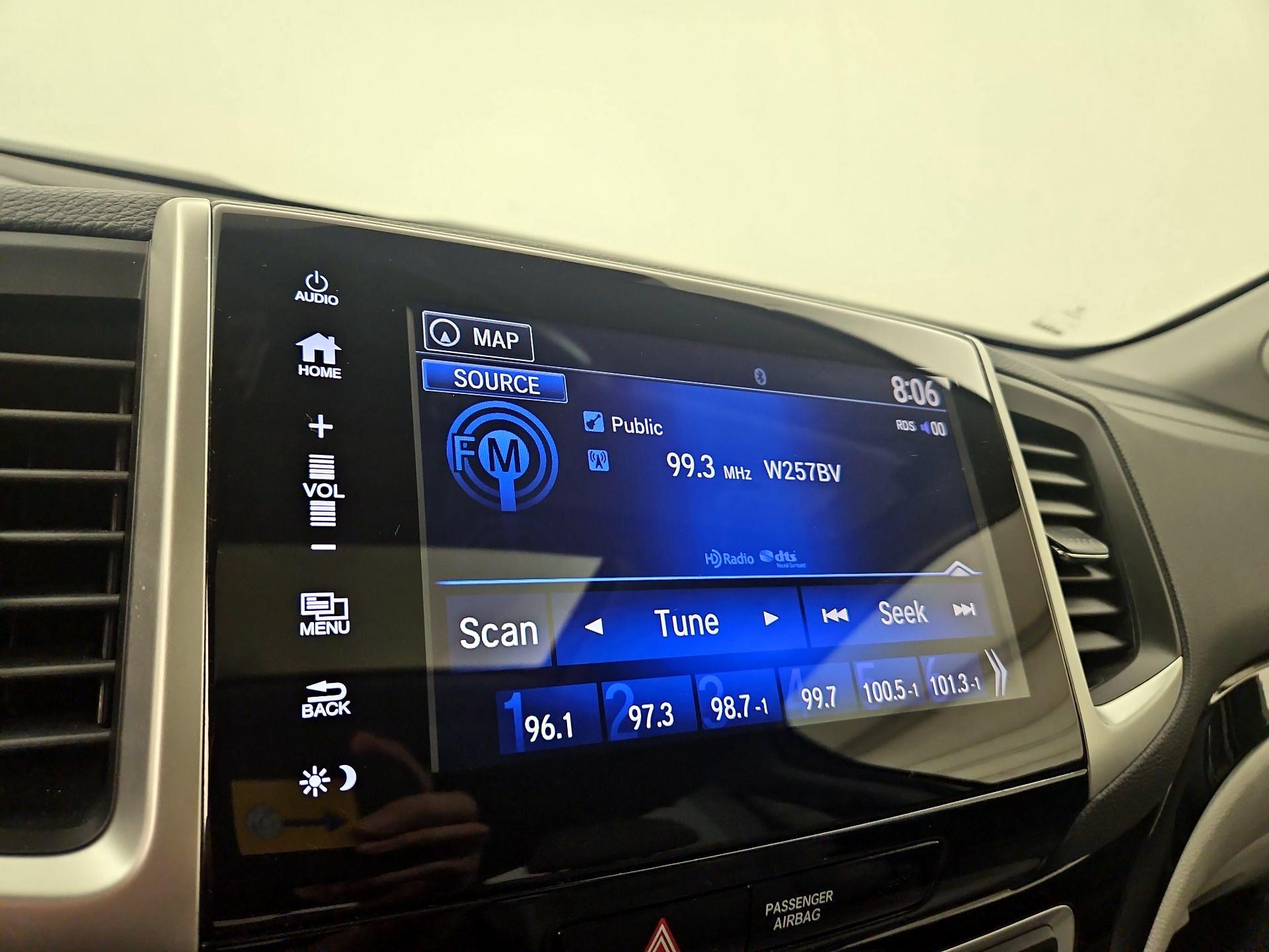 Thumbnail: 2017 Honda Pilot - 15