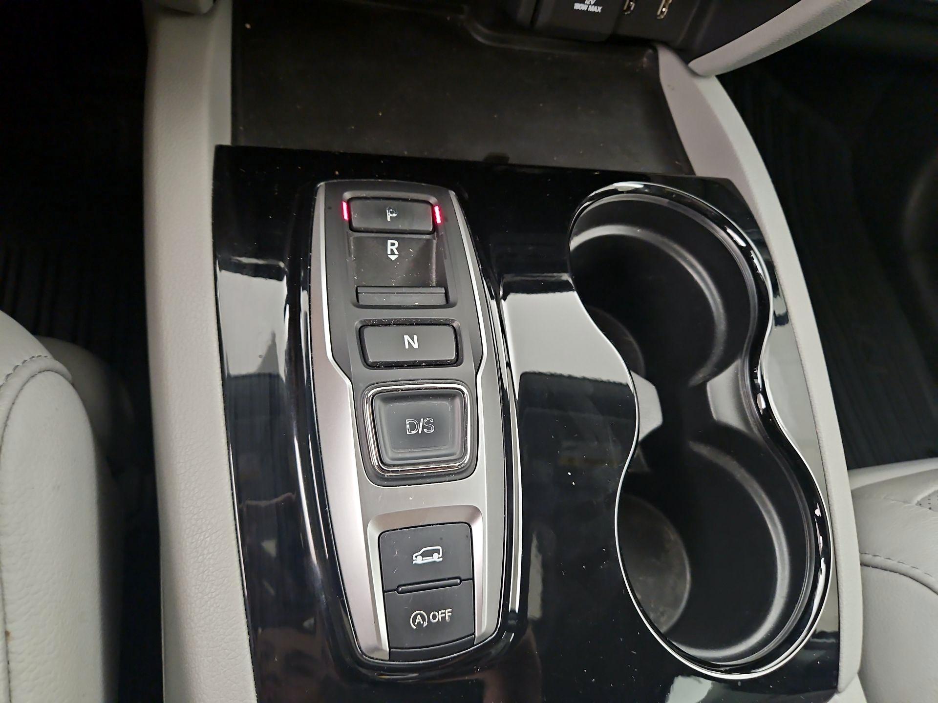 Thumbnail: 2017 Honda Pilot - 17