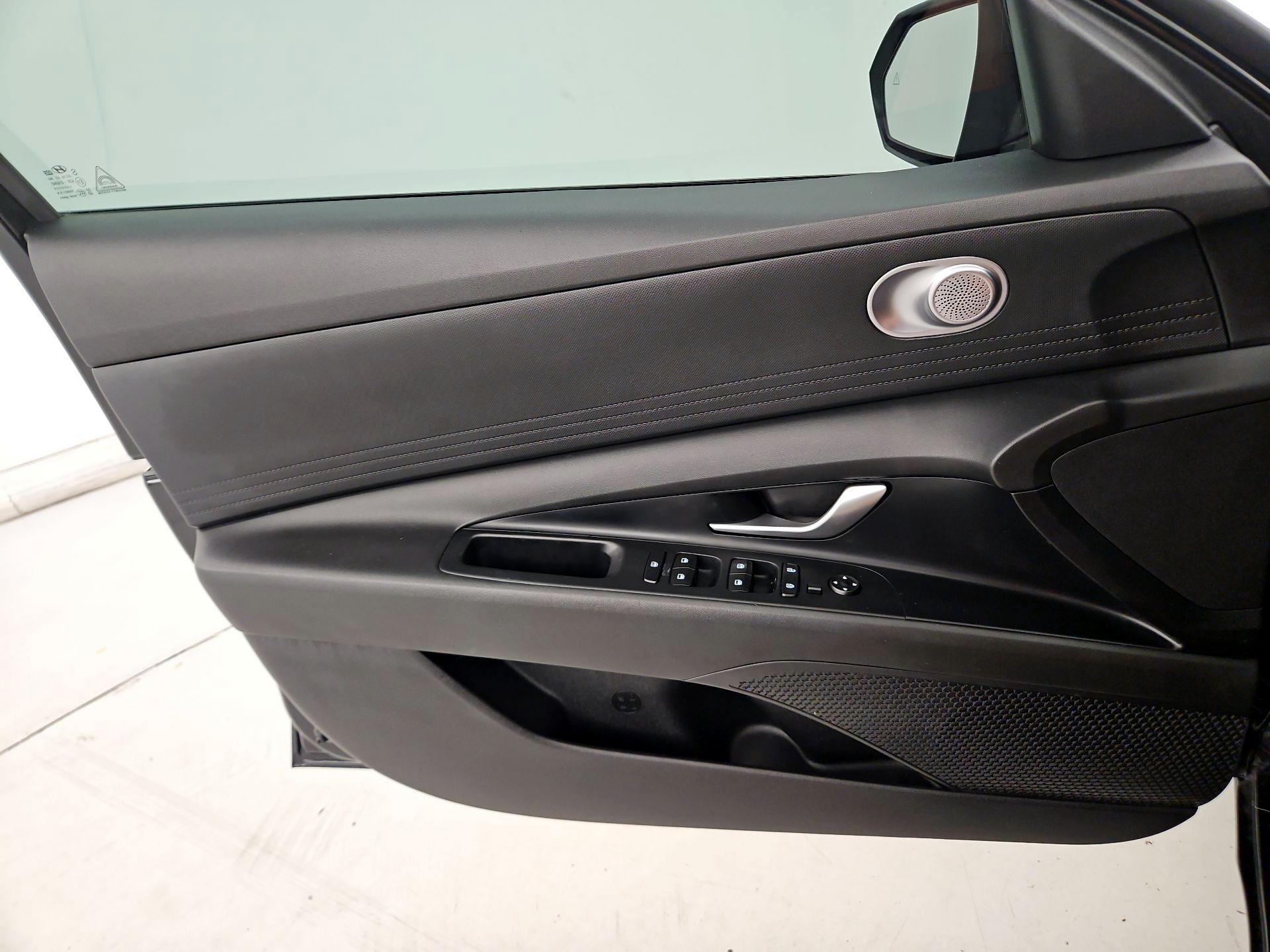 Thumbnail: 2023 Hyundai Elantra - 12