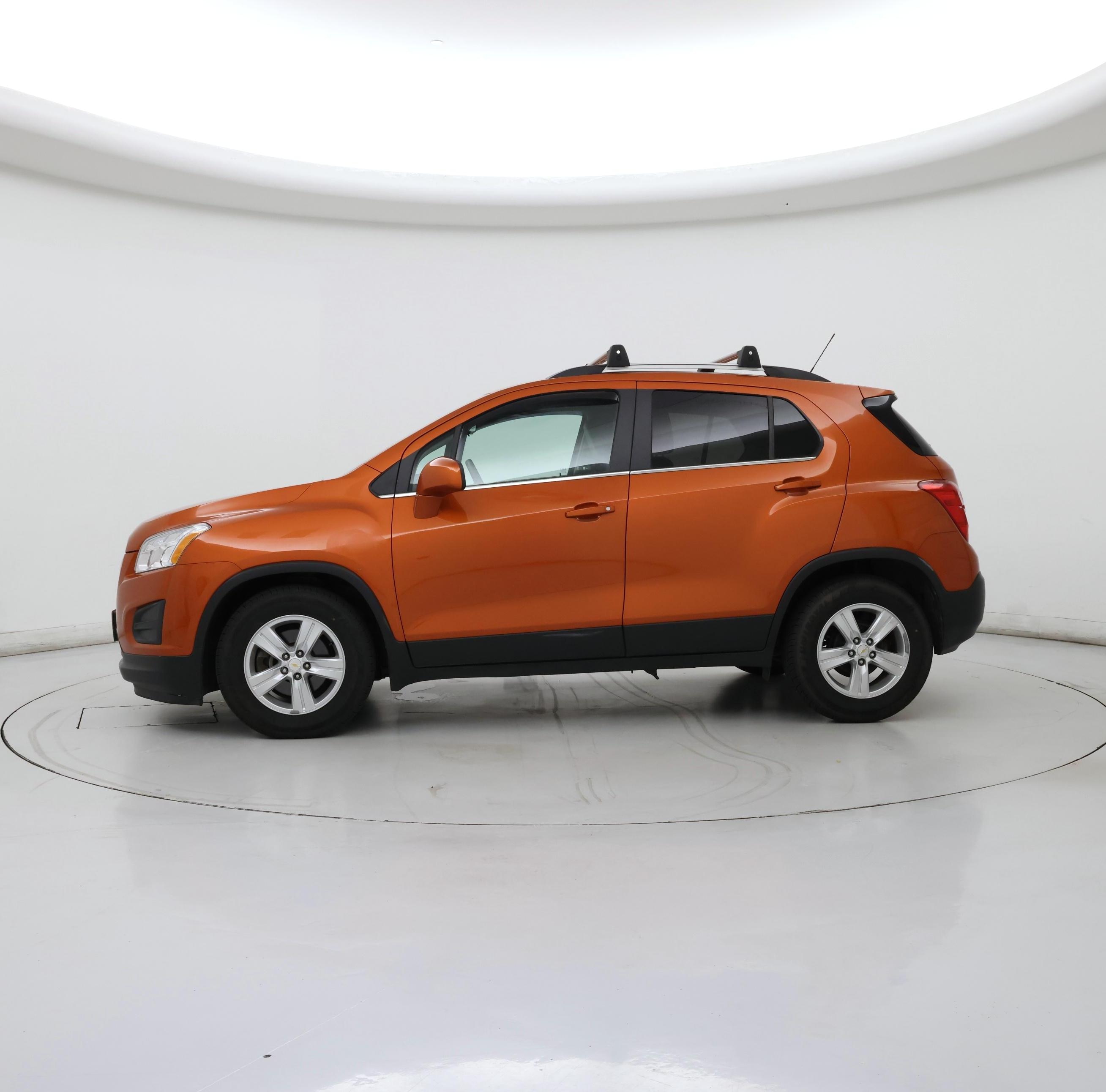 Thumbnail: 2016 Chevrolet Trax - 3