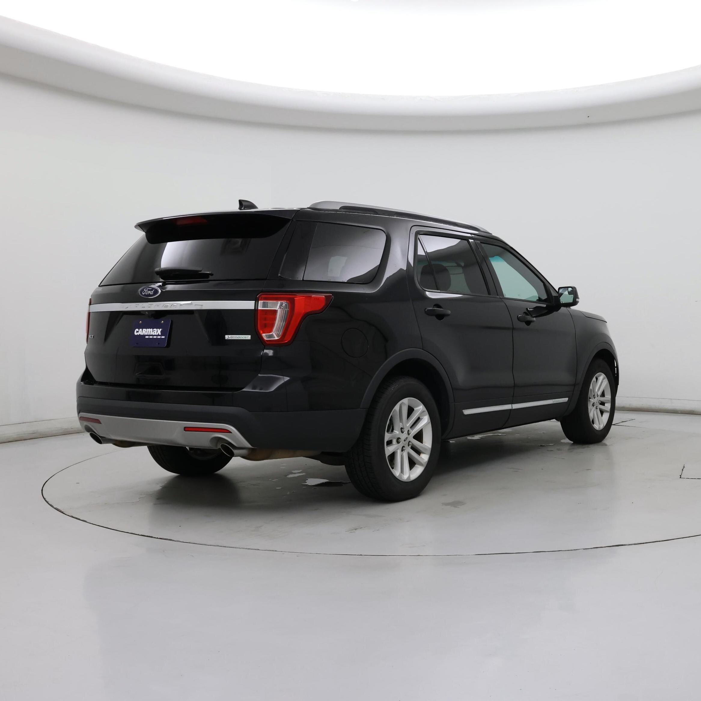 Thumbnail: 2017 Ford Explorer - 8