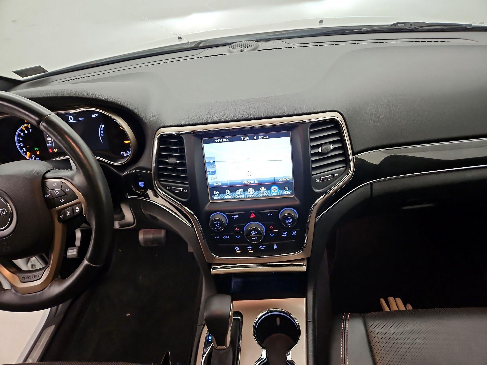 Thumbnail: 2016 Jeep Grand Cherokee - 9