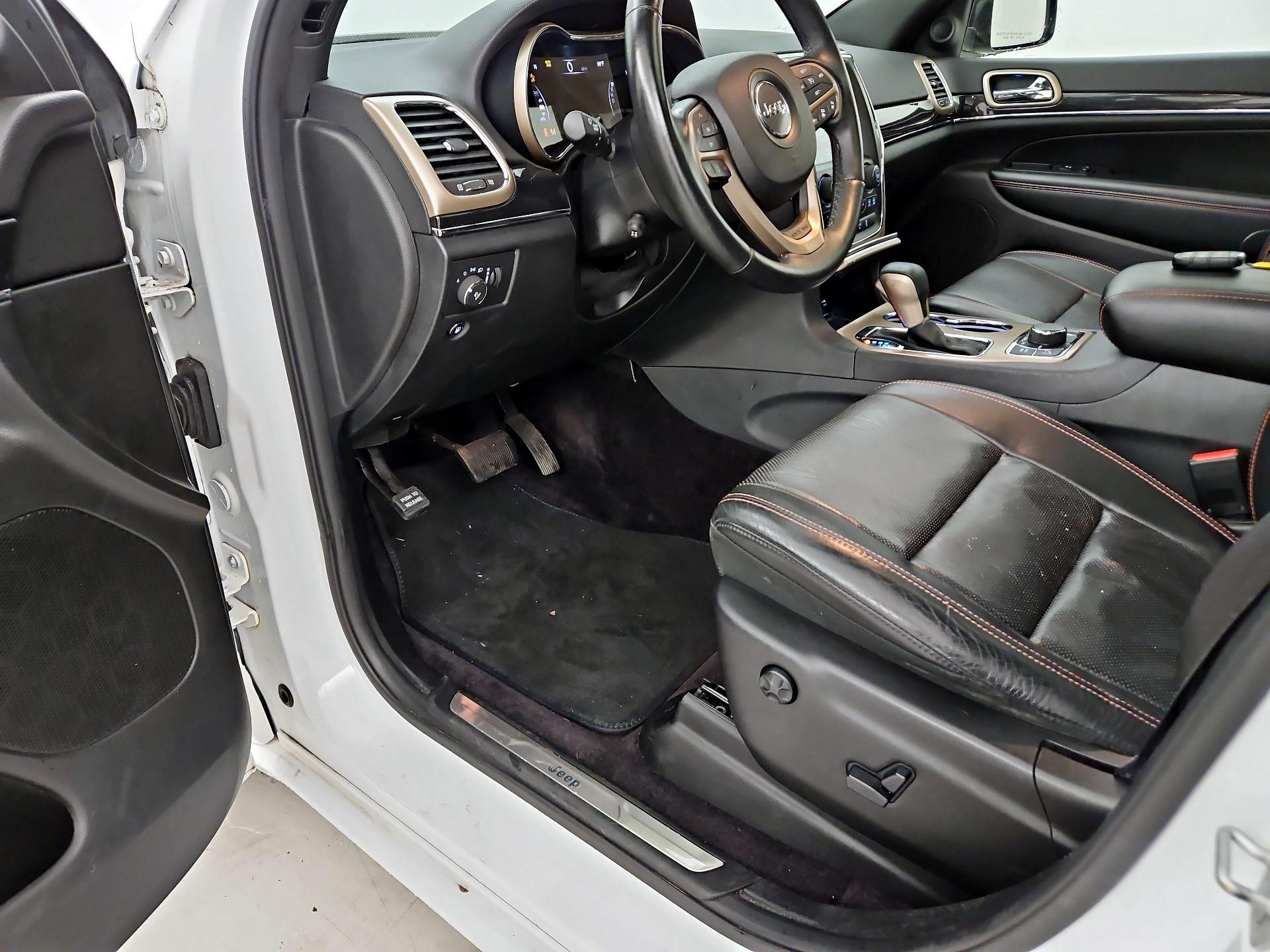 Thumbnail: 2016 Jeep Grand Cherokee - 11