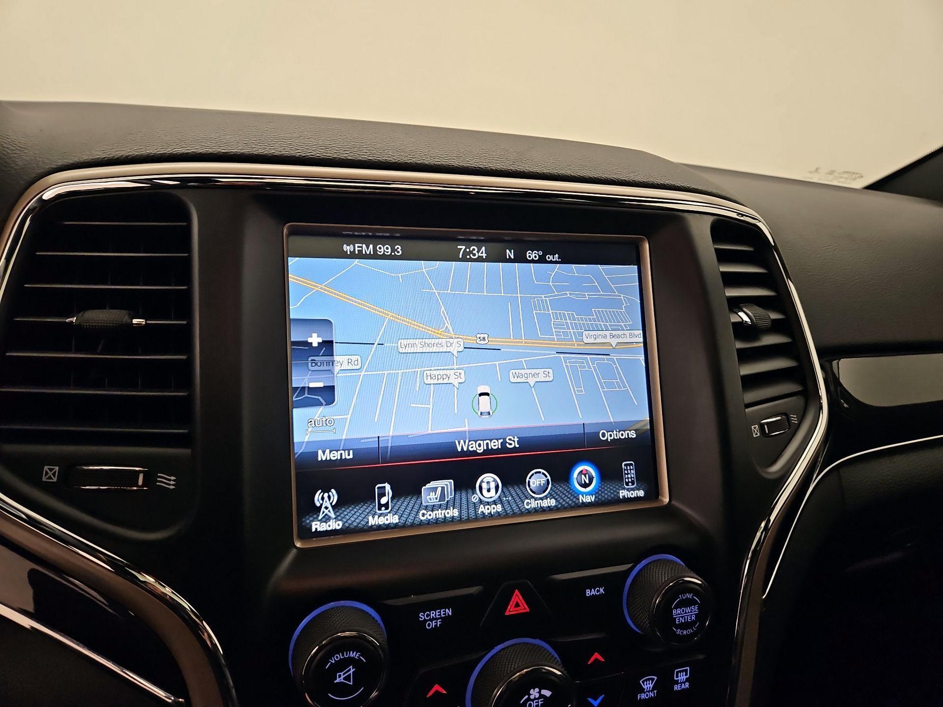 Thumbnail: 2016 Jeep Grand Cherokee - 14