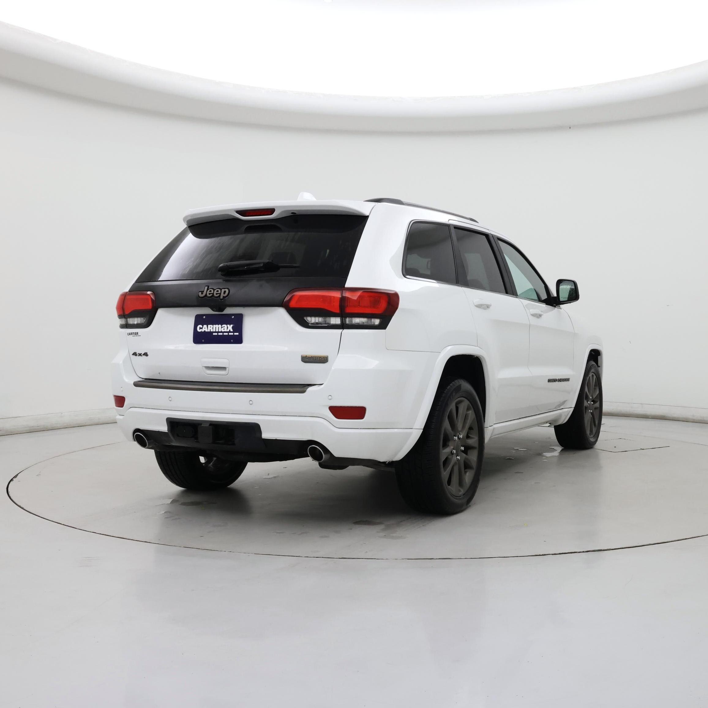 Thumbnail: 2016 Jeep Grand Cherokee - 8