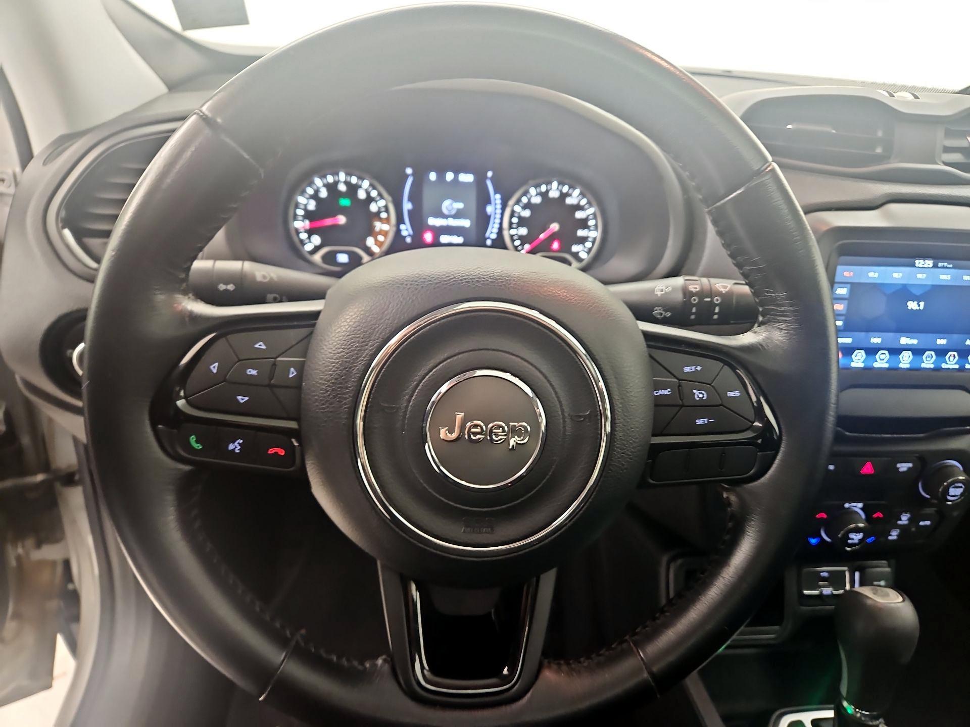 Thumbnail: 2018 Jeep Renegade - 10