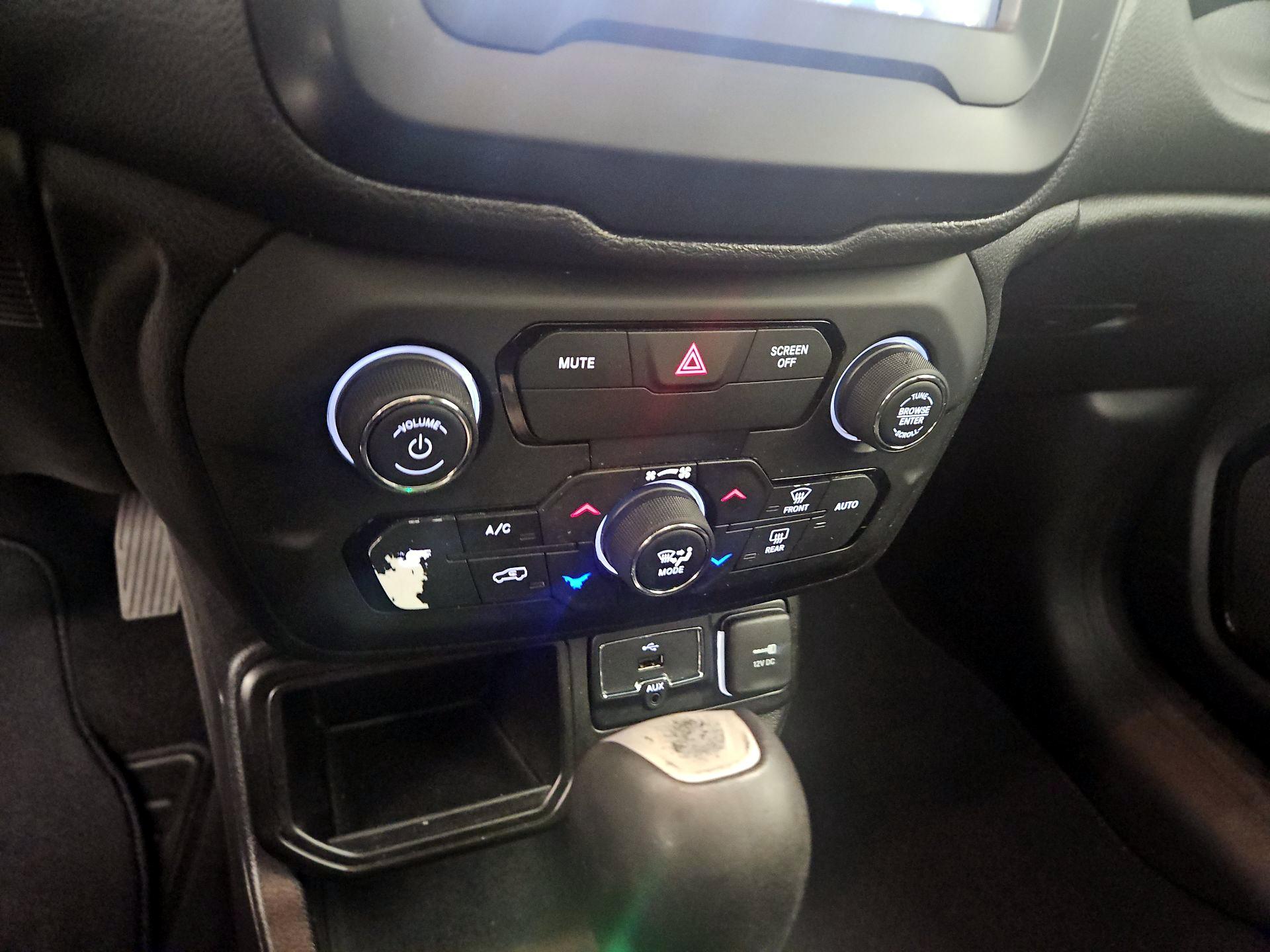 Thumbnail: 2018 Jeep Renegade - 16