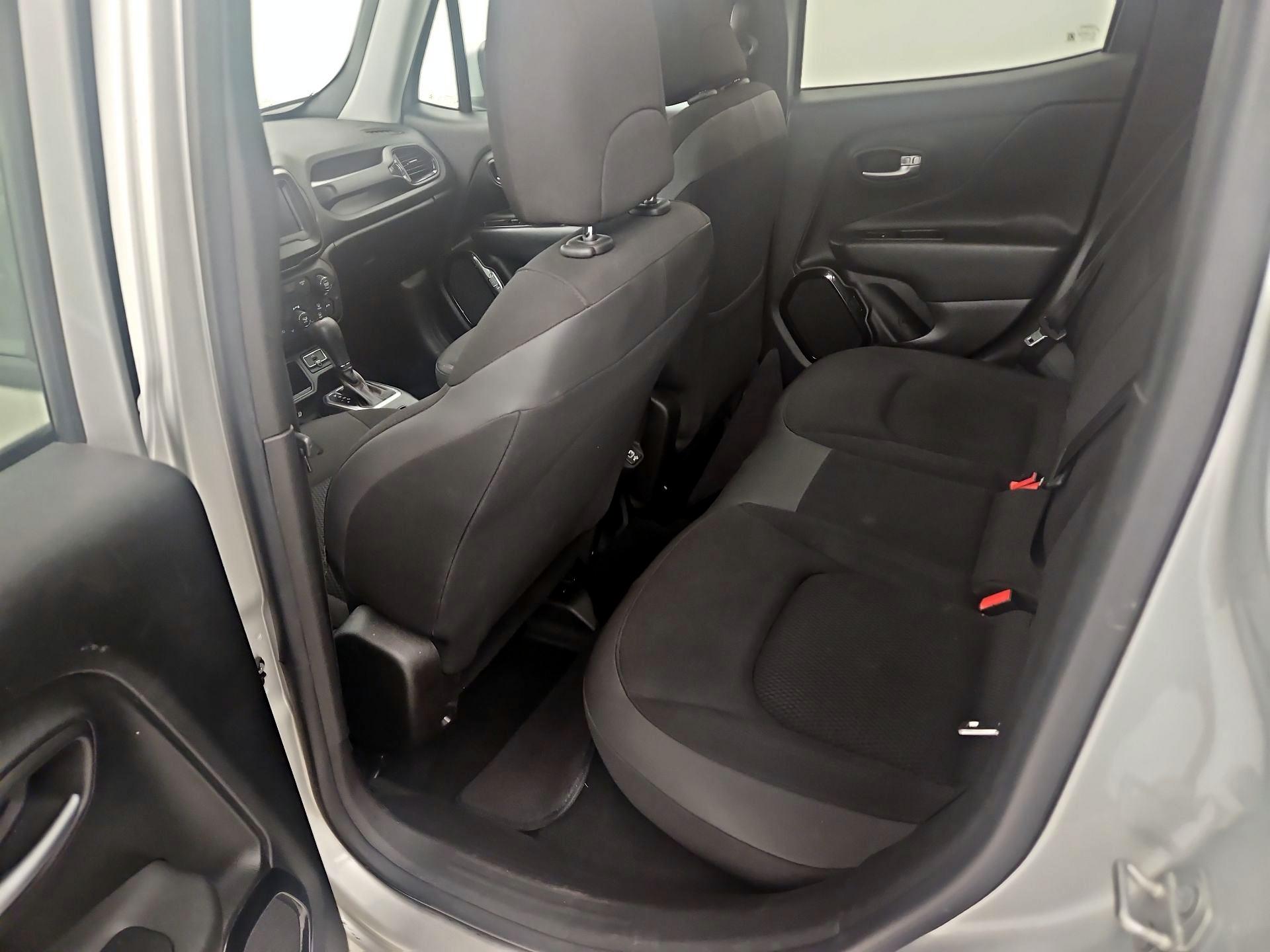 Thumbnail: 2018 Jeep Renegade - 20