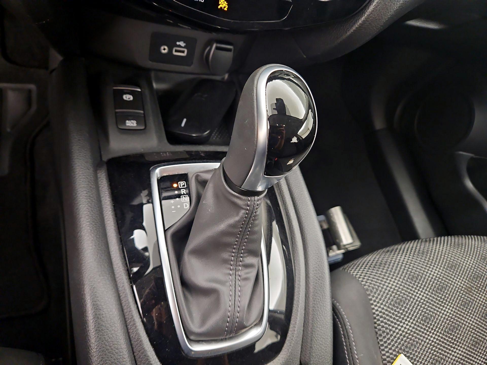Thumbnail: 2019 Nissan Rogue Sport - 18