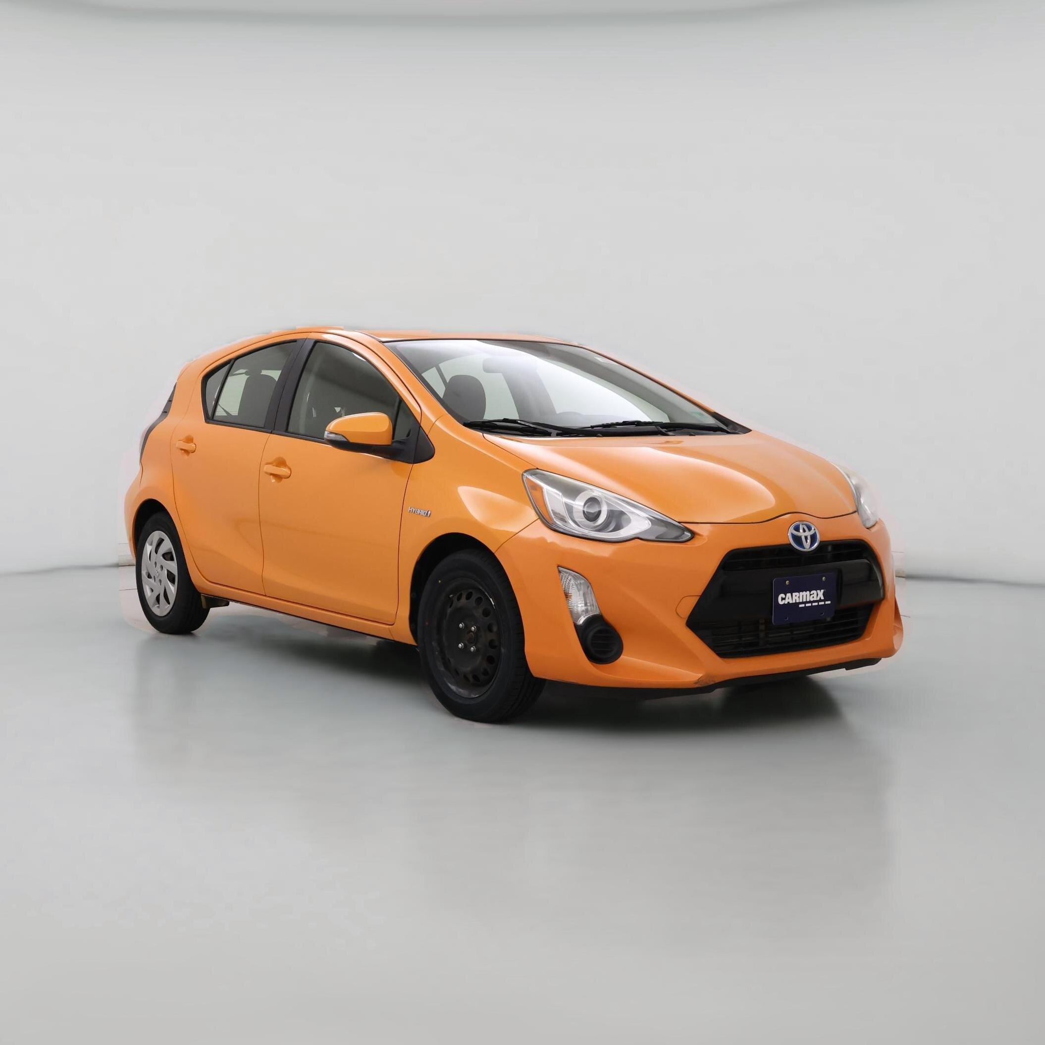 Thumbnail: 2015 Toyota Prius c - 1