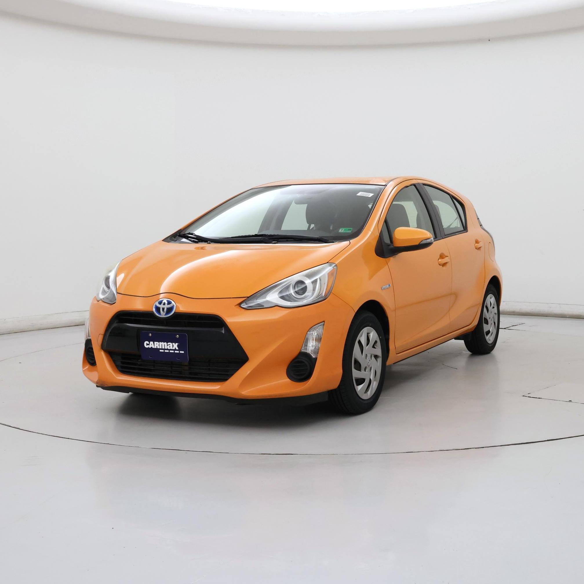 Thumbnail: 2015 Toyota Prius c - 4