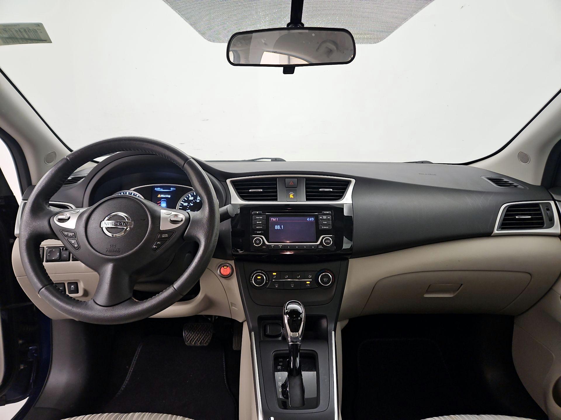 Thumbnail: 2016 Nissan Sentra - 9