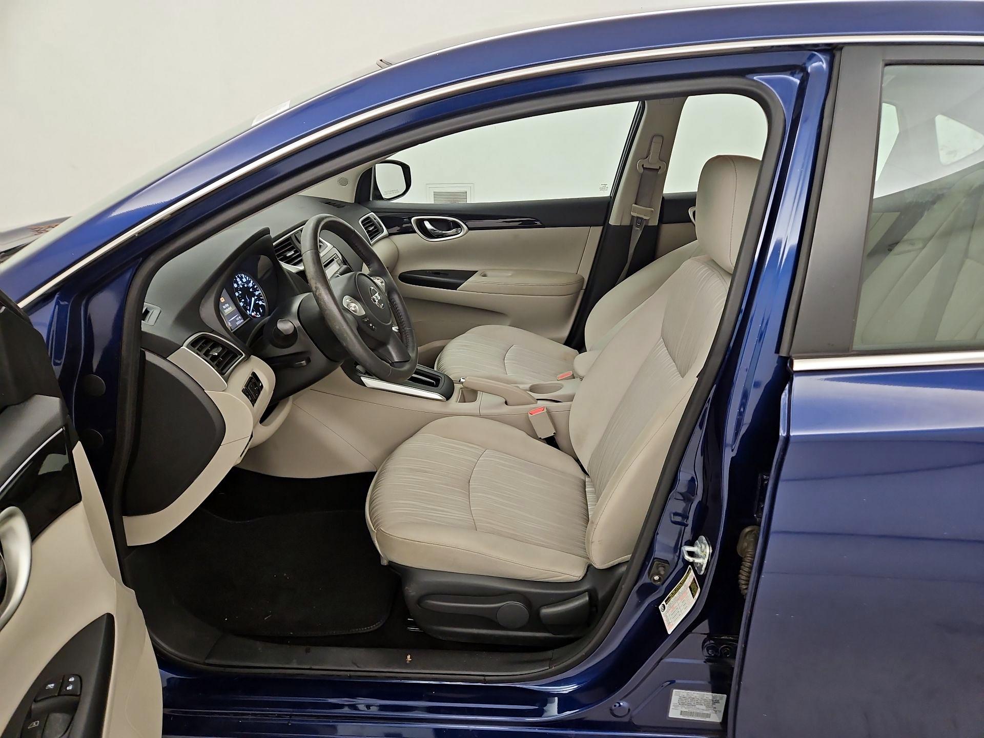 Thumbnail: 2016 Nissan Sentra - 11