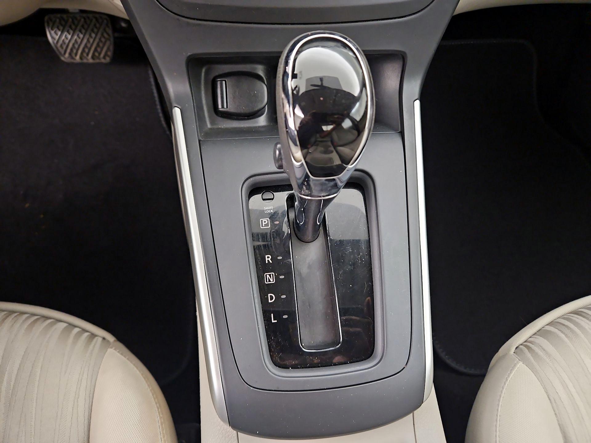 Thumbnail: 2016 Nissan Sentra - 17