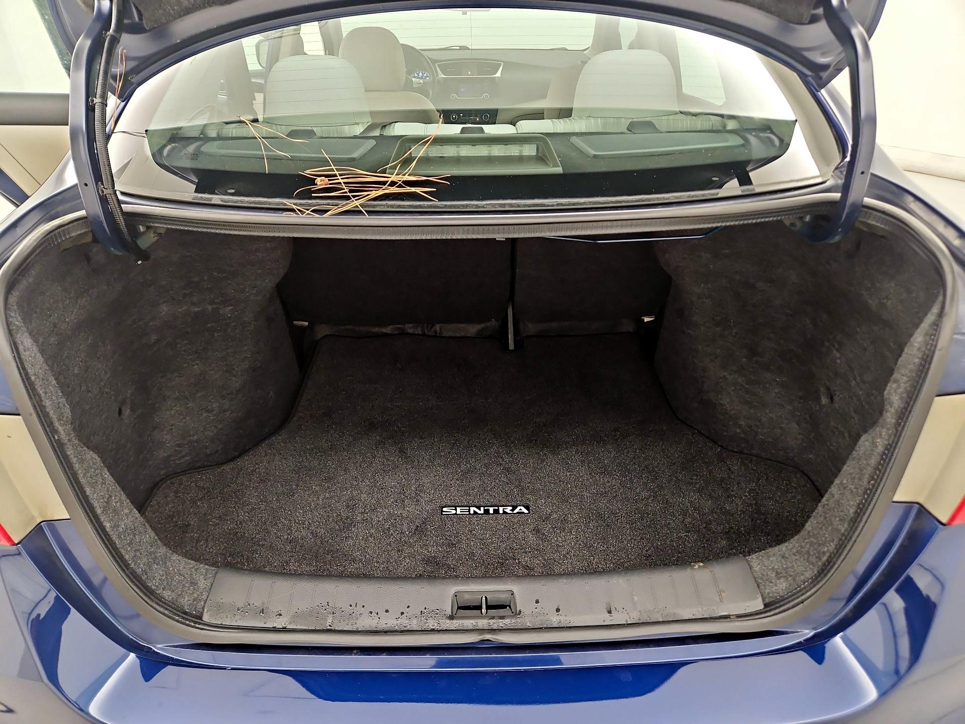Thumbnail: 2016 Nissan Sentra - 20