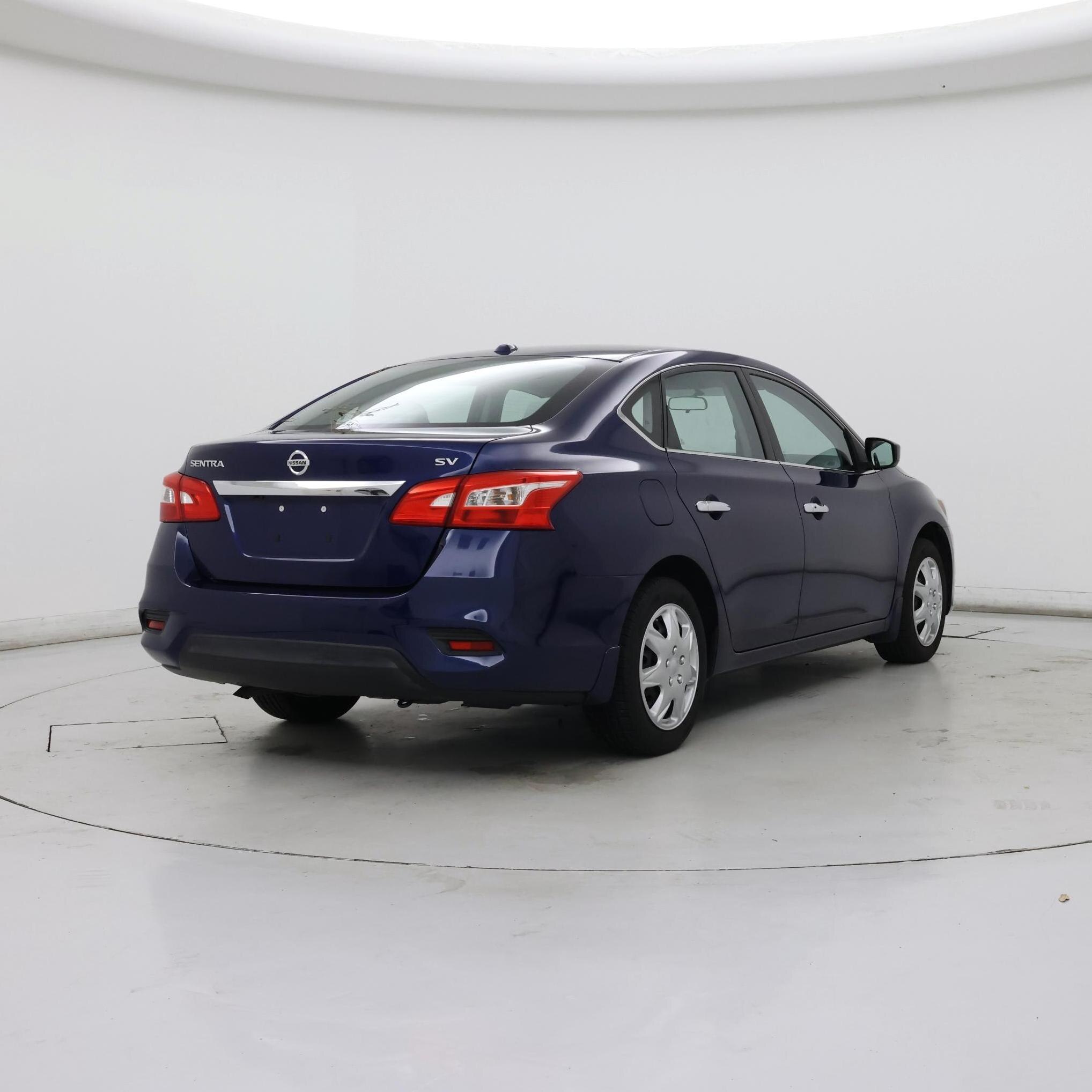 Thumbnail: 2016 Nissan Sentra - 8