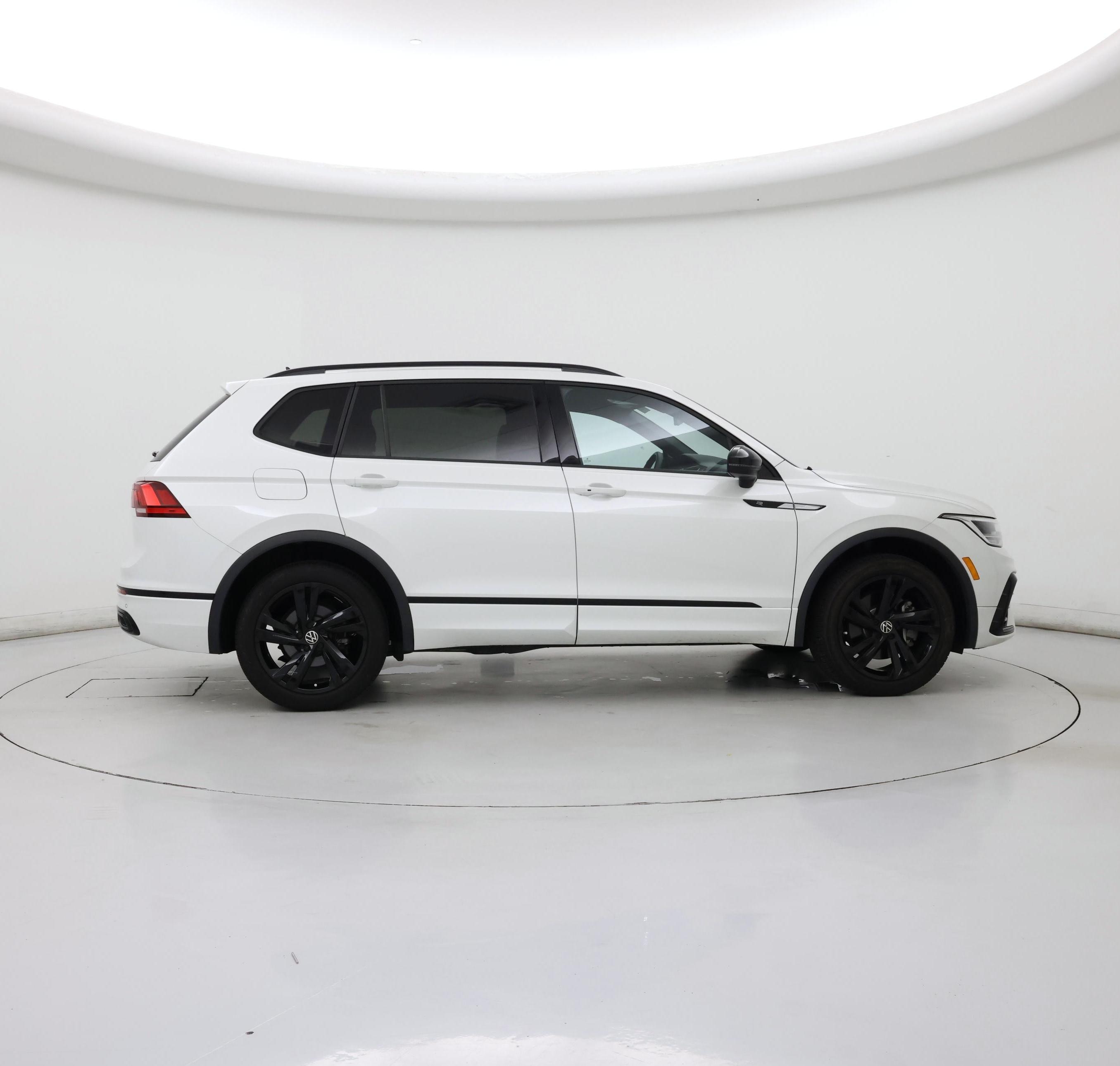 Thumbnail: 2023 Volkswagen Tiguan - 7