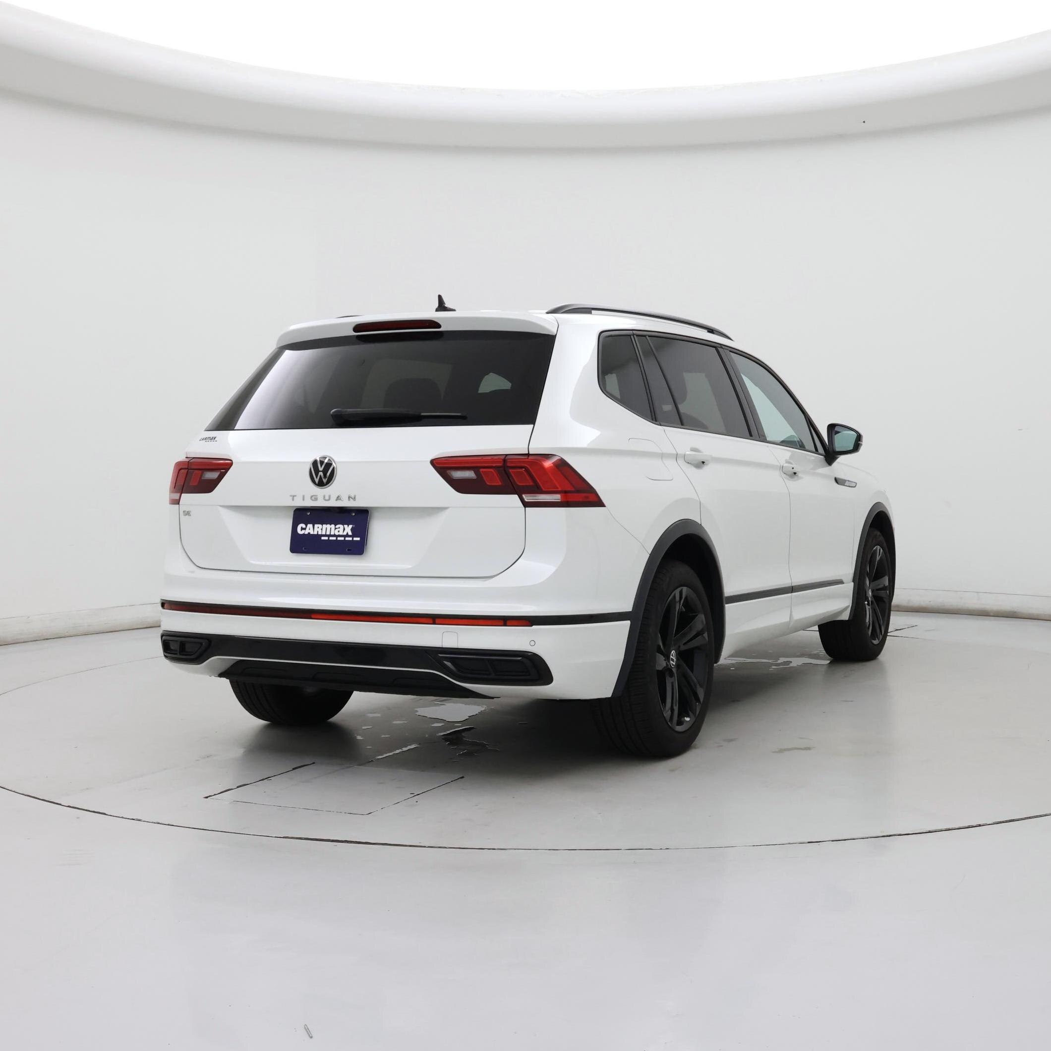Thumbnail: 2023 Volkswagen Tiguan - 8