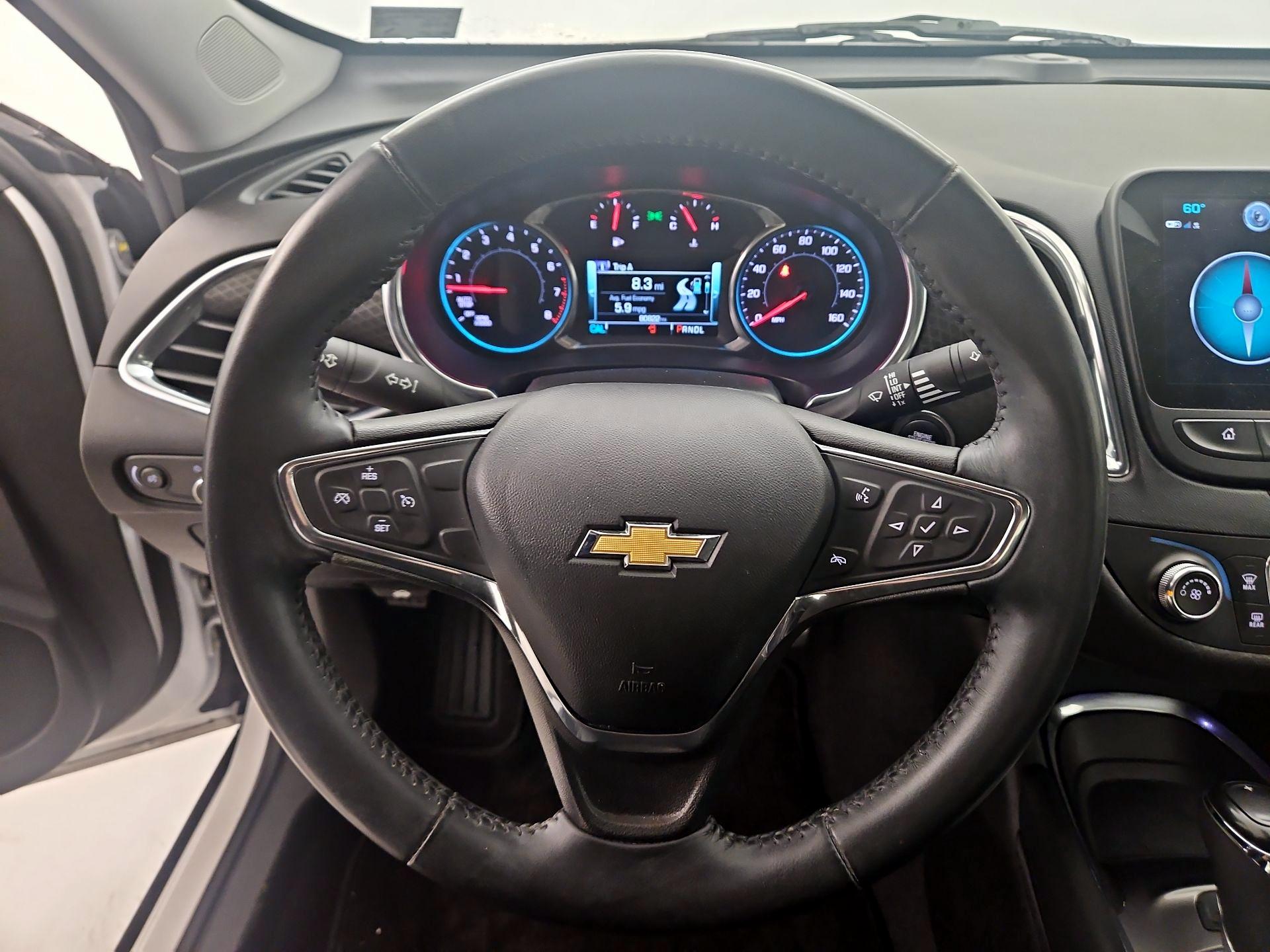 Thumbnail: 2017 Chevrolet Malibu - 10