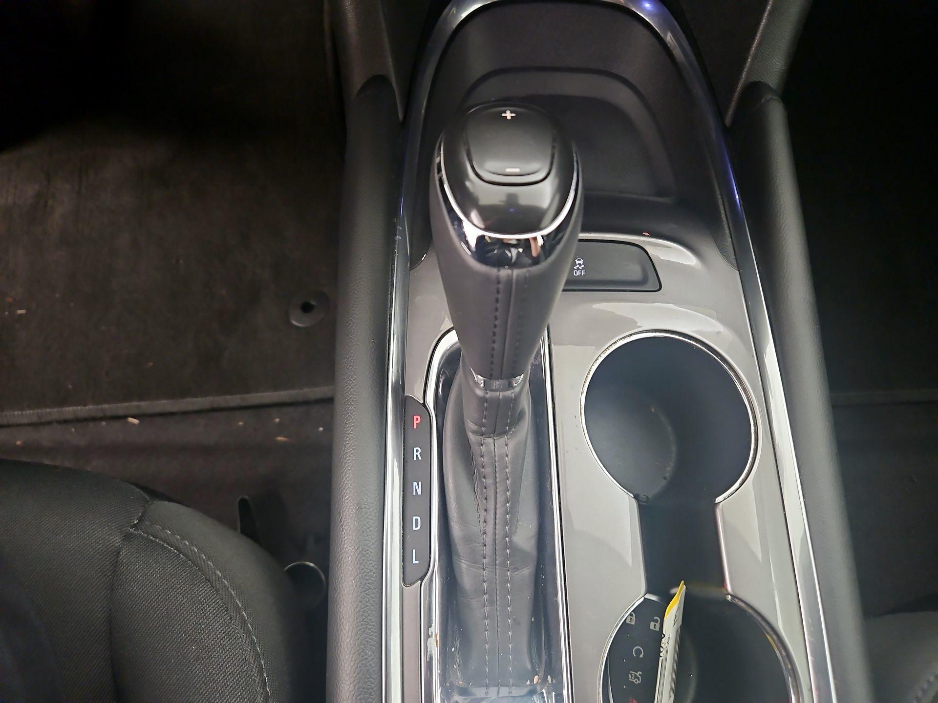 Thumbnail: 2017 Chevrolet Malibu - 17