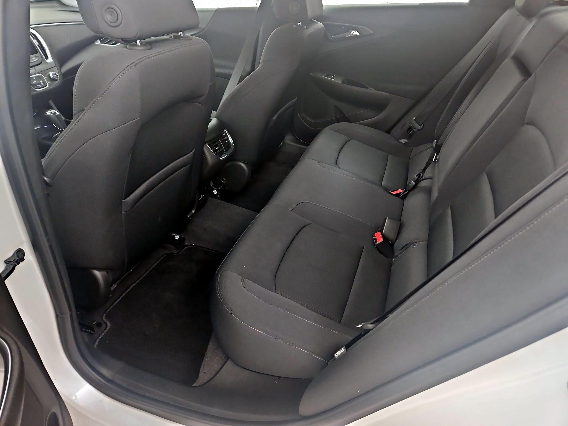 Thumbnail: 2017 Chevrolet Malibu - 20