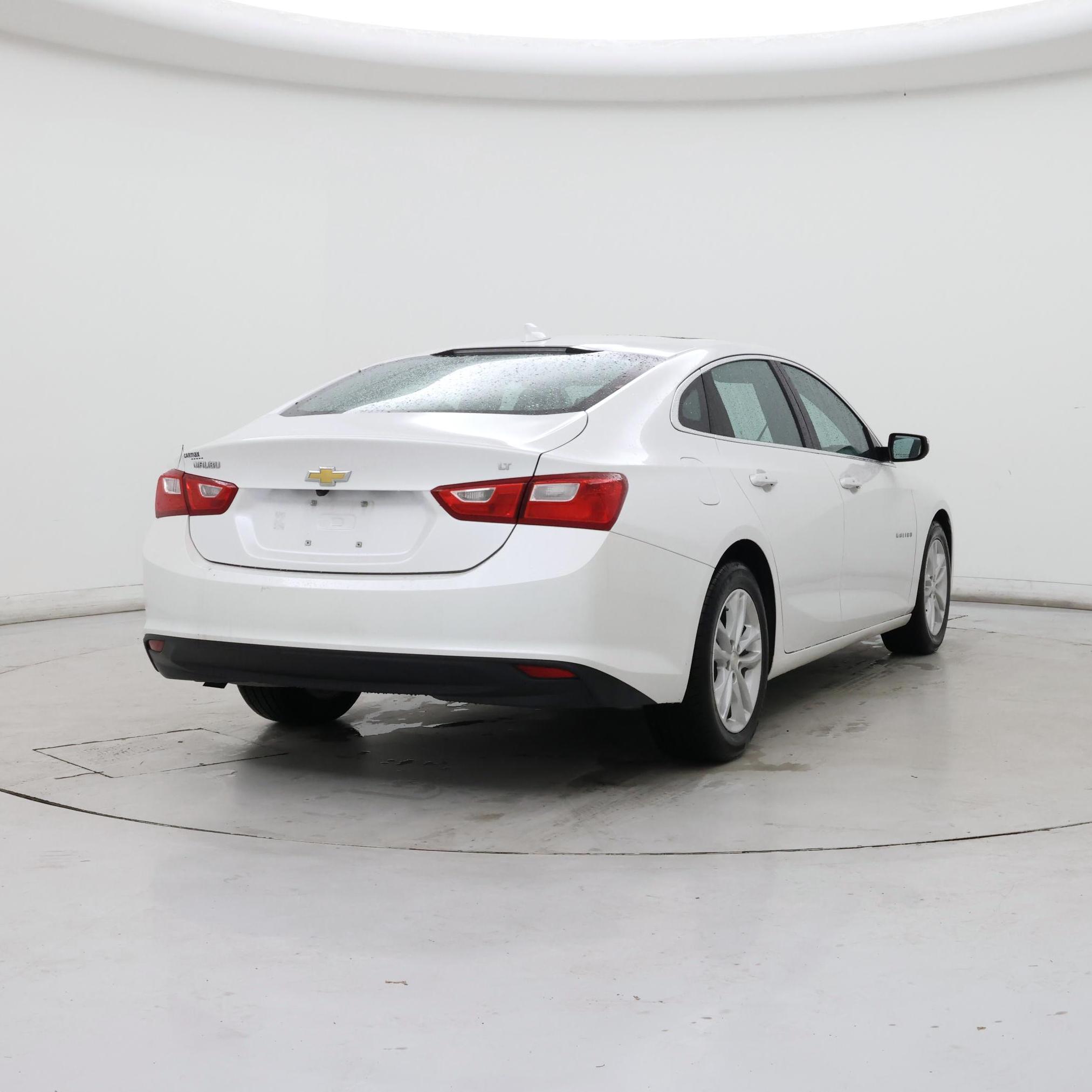 Thumbnail: 2017 Chevrolet Malibu - 8