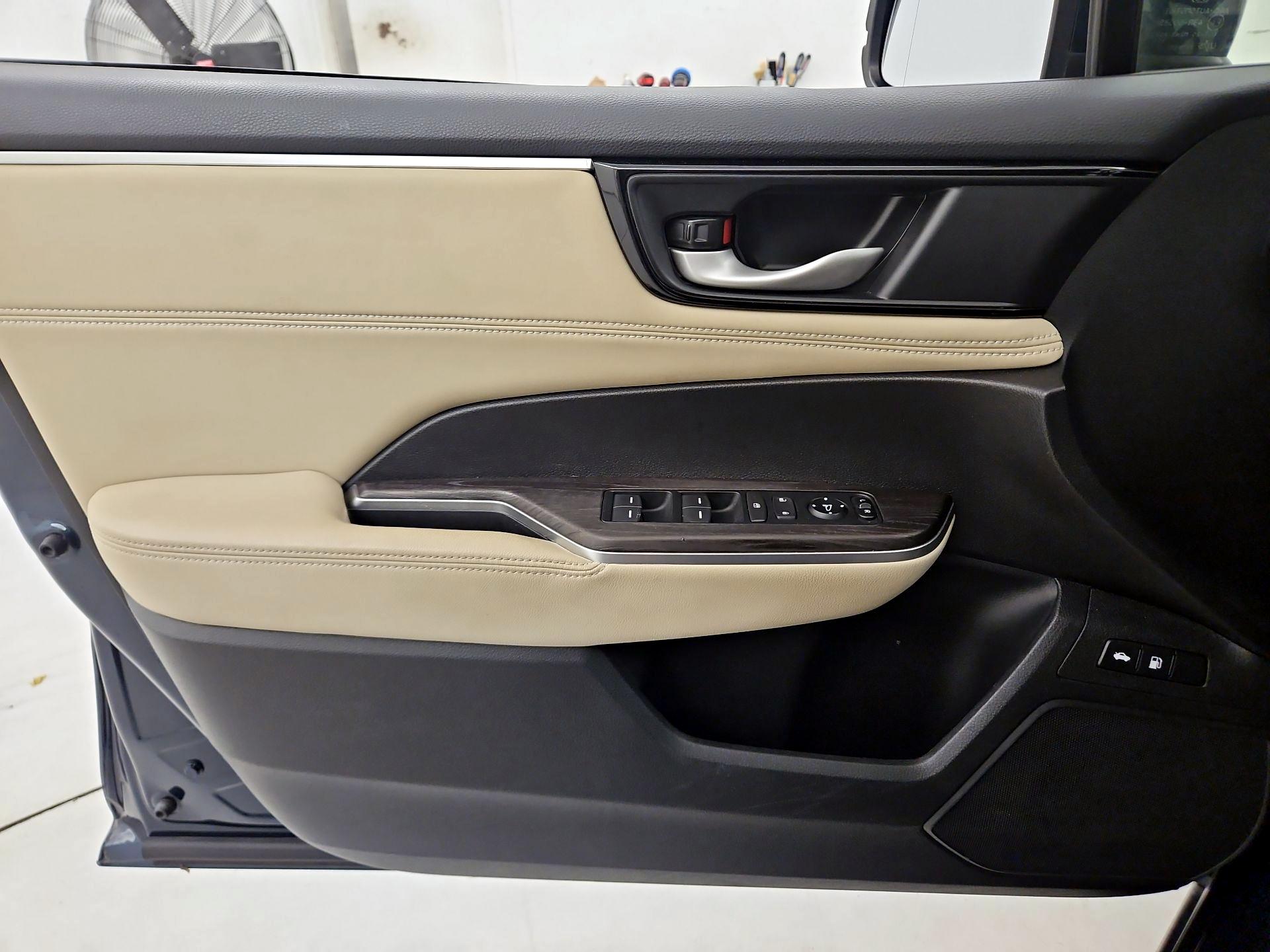 Thumbnail: 2018 Honda Clarity - 12