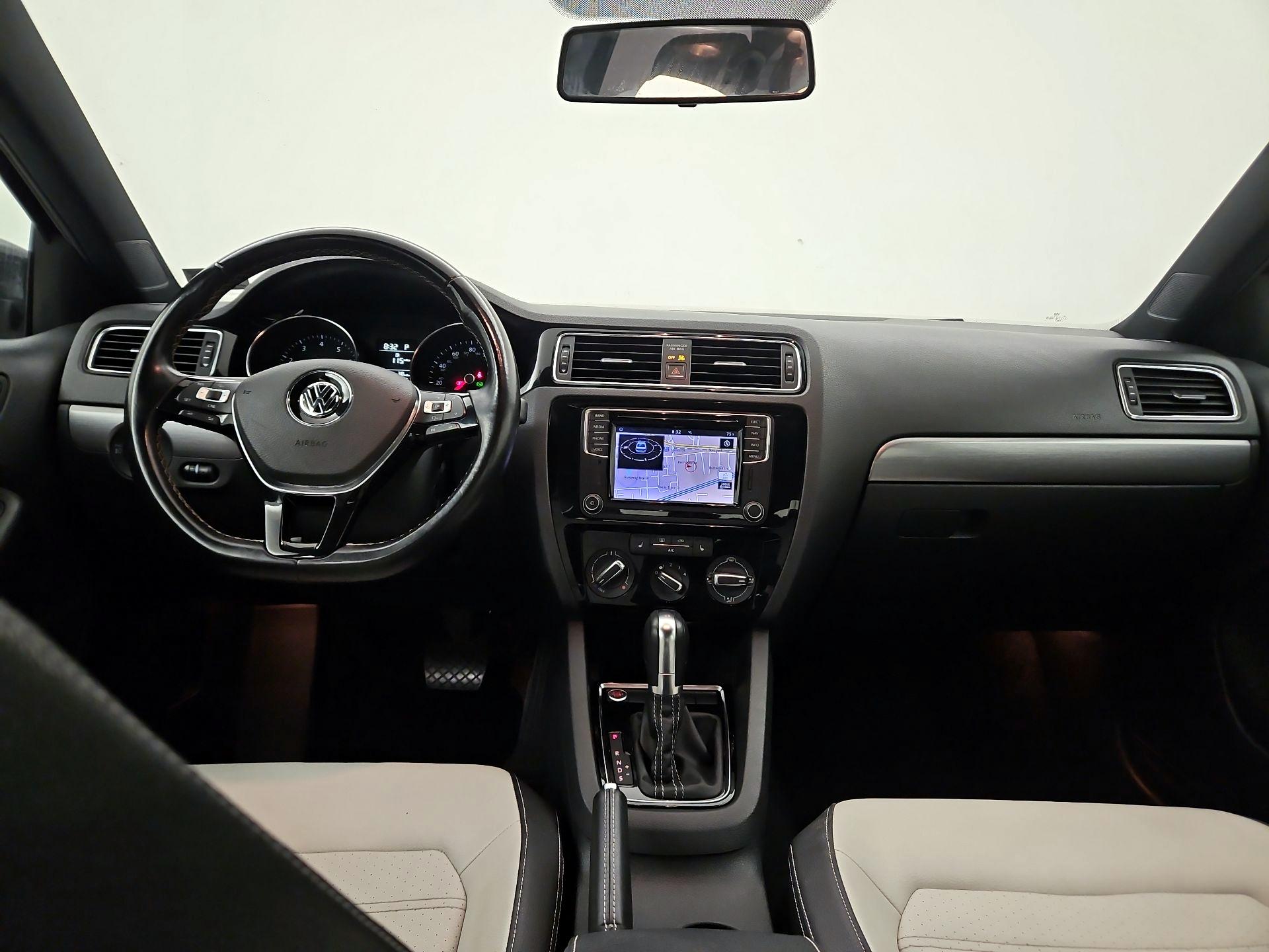 Thumbnail: 2016 Volkswagen Jetta - 9