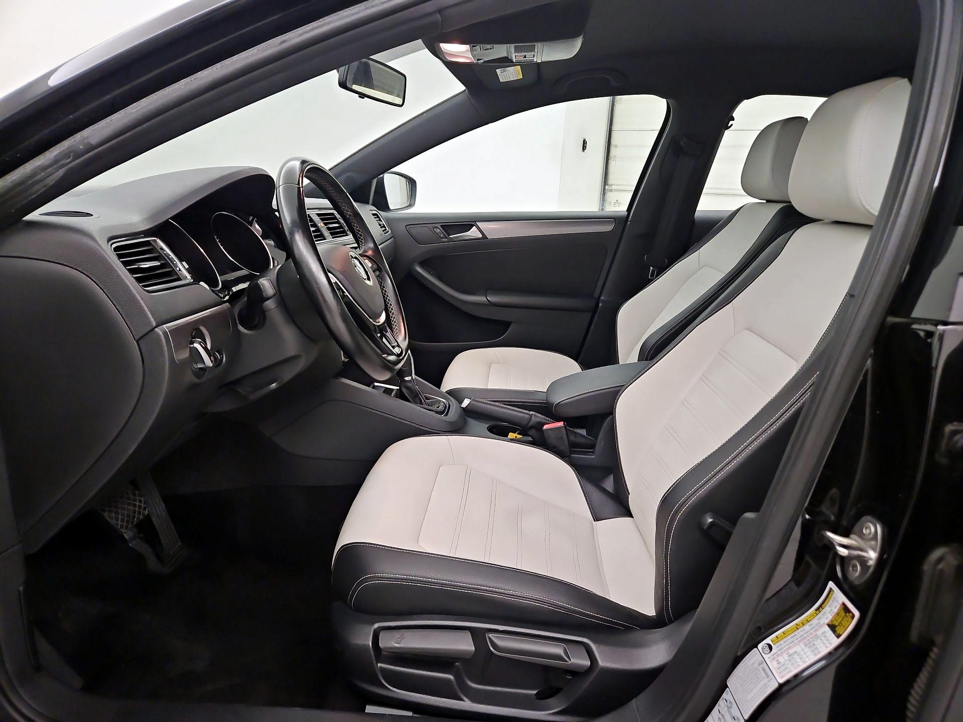 Thumbnail: 2016 Volkswagen Jetta - 11