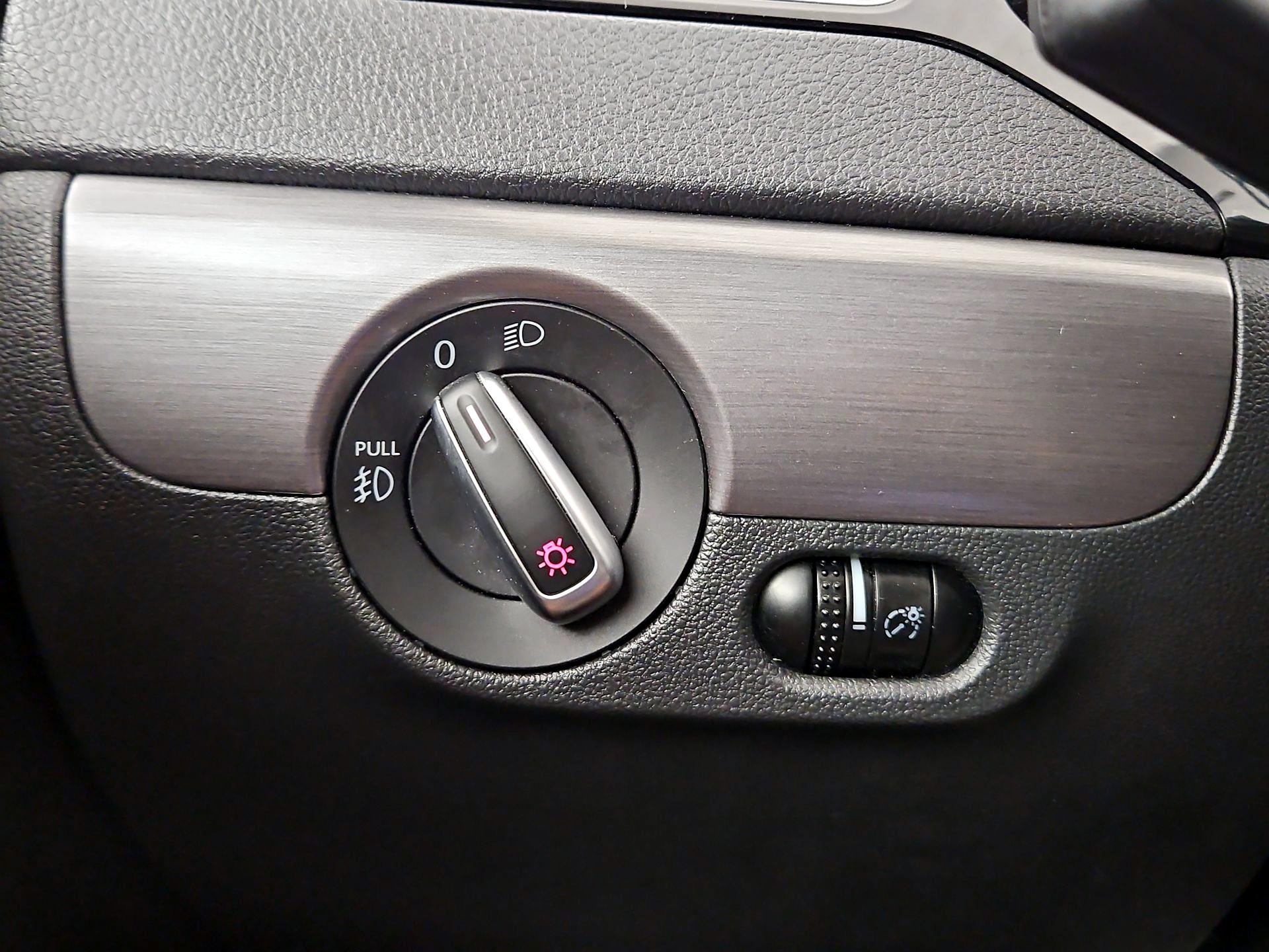 Thumbnail: 2016 Volkswagen Jetta - 13