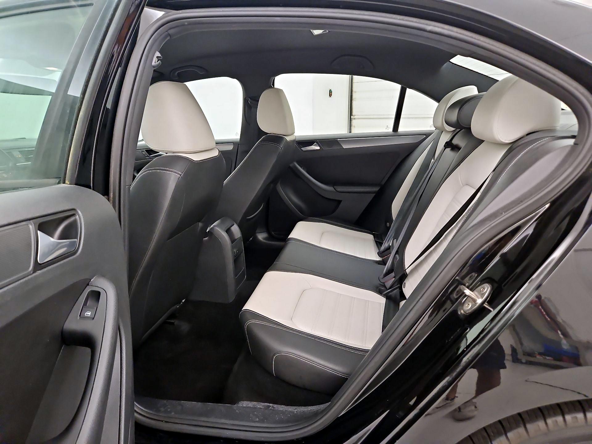 Thumbnail: 2016 Volkswagen Jetta - 20