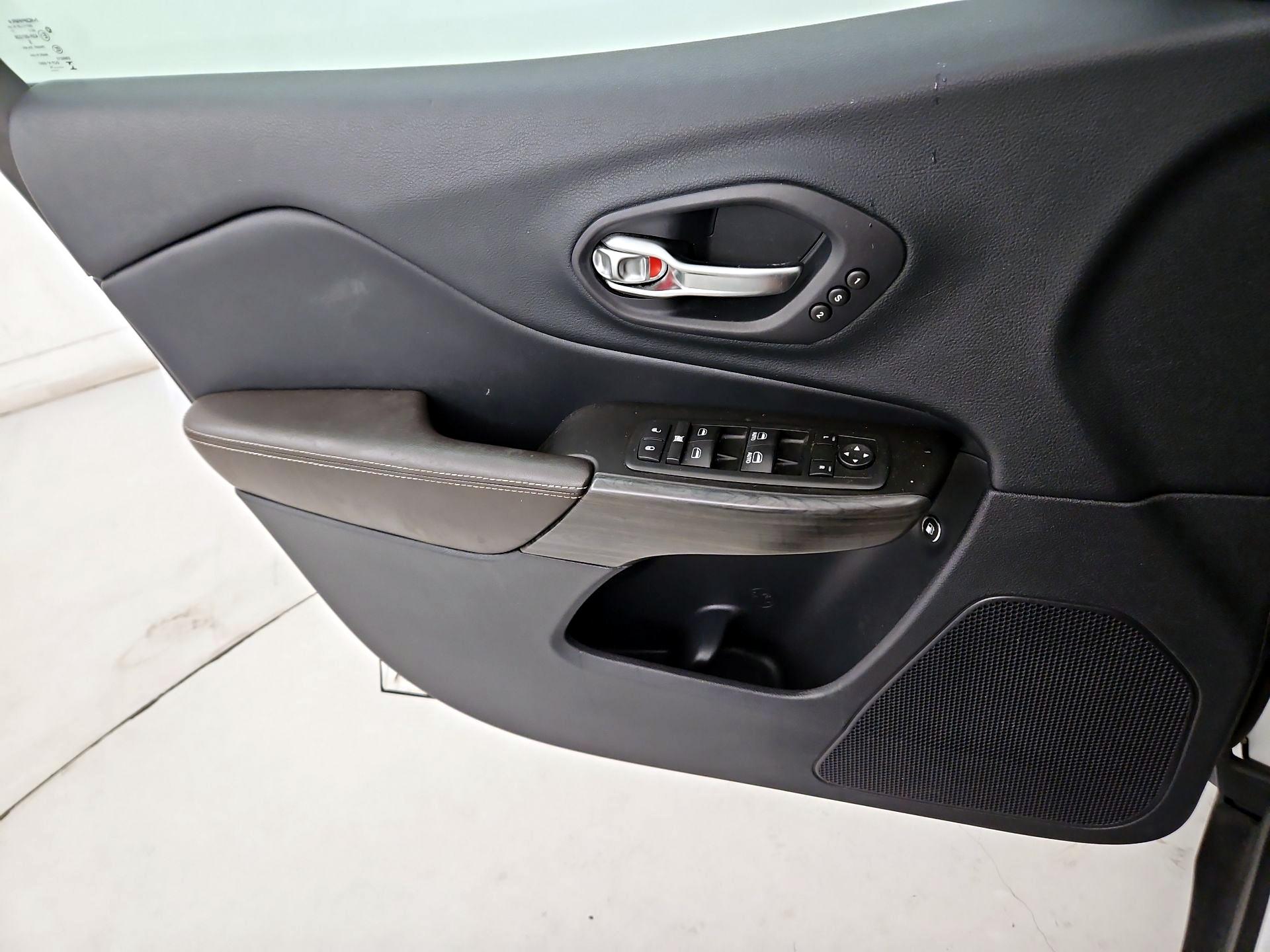 Thumbnail: 2014 Jeep Cherokee - 12