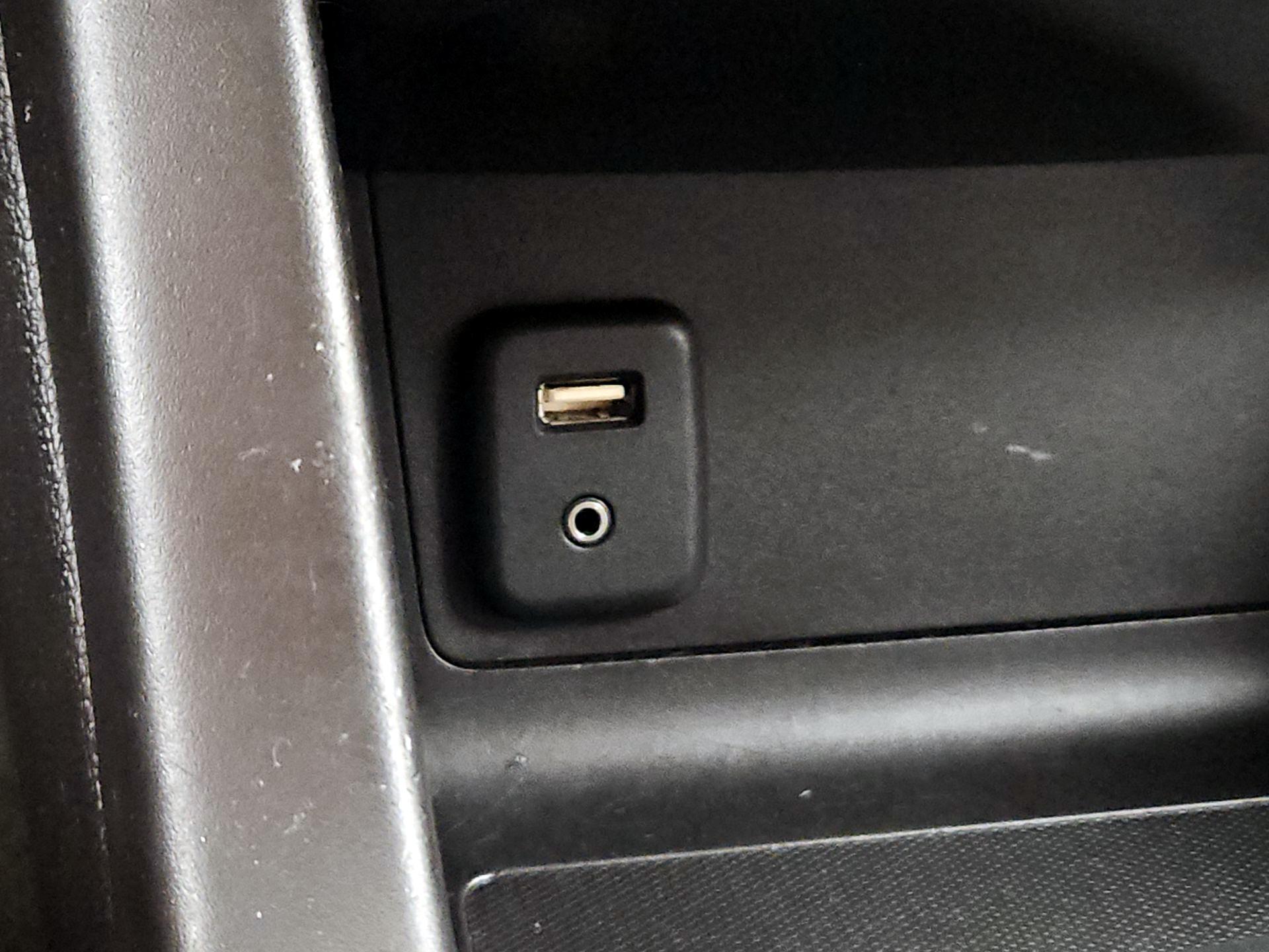 Thumbnail: 2015 Chevrolet Colorado - 18