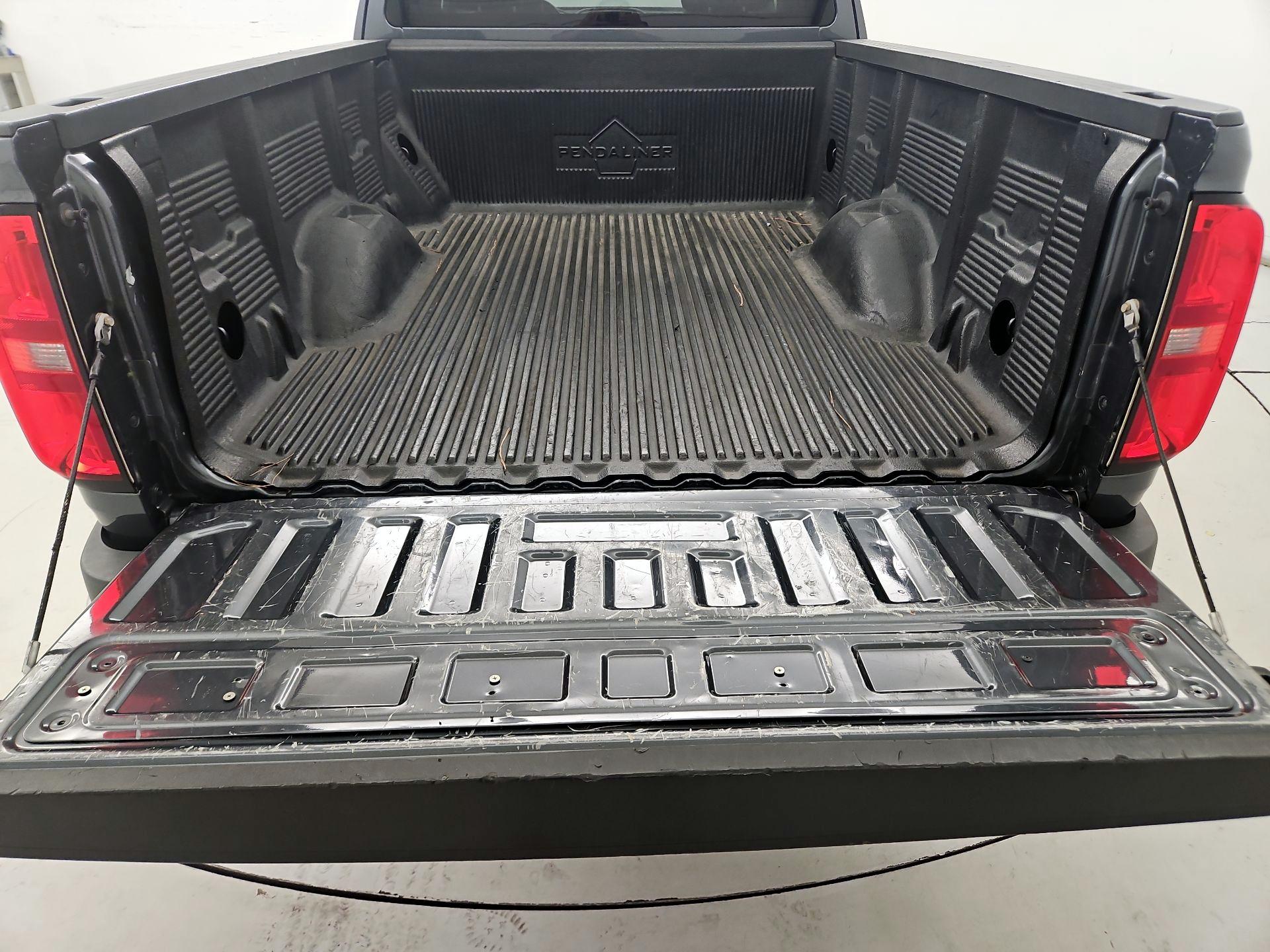 Thumbnail: 2015 Chevrolet Colorado - 20