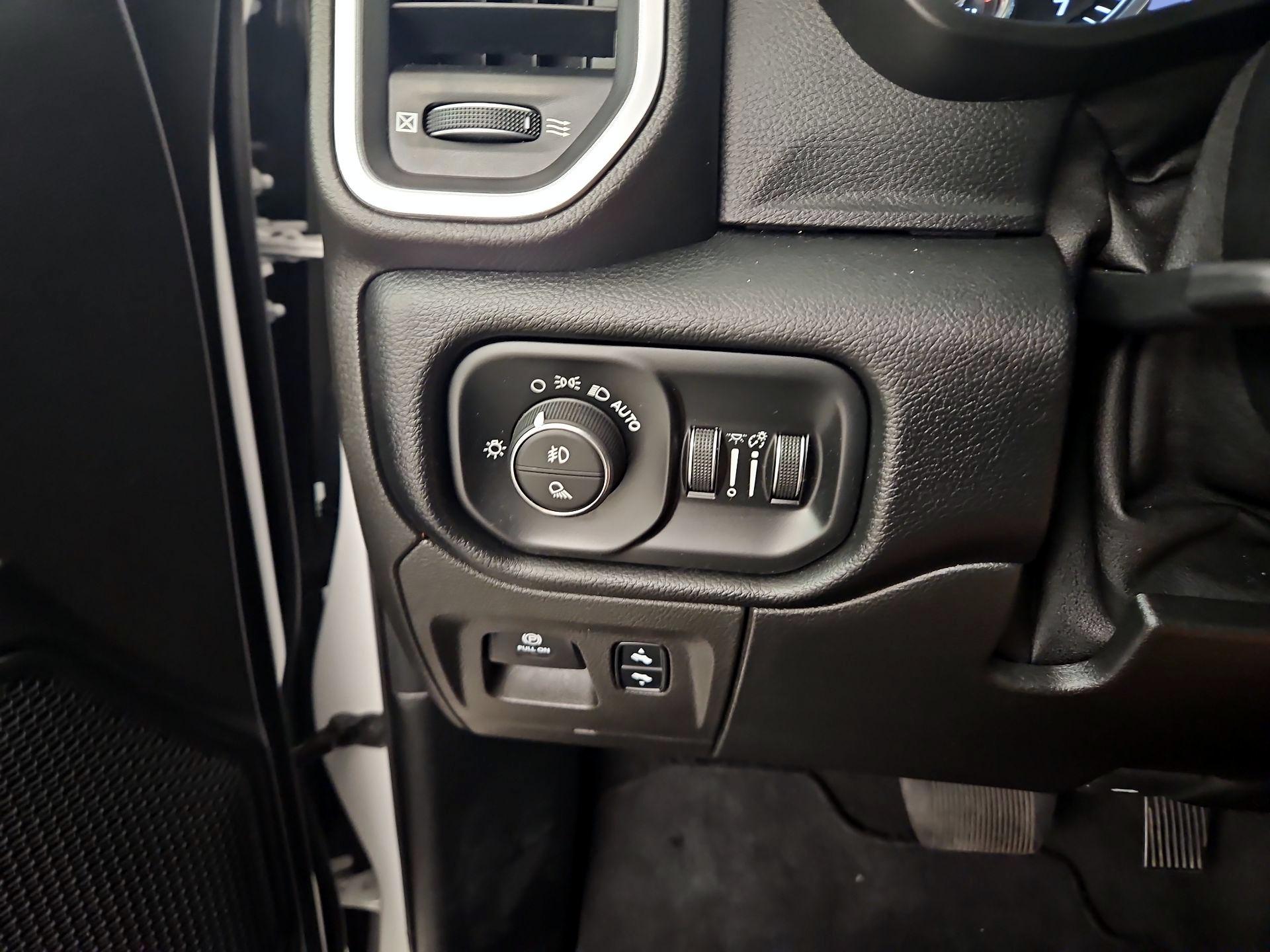 Thumbnail: 2019 RAM 1500 - 13