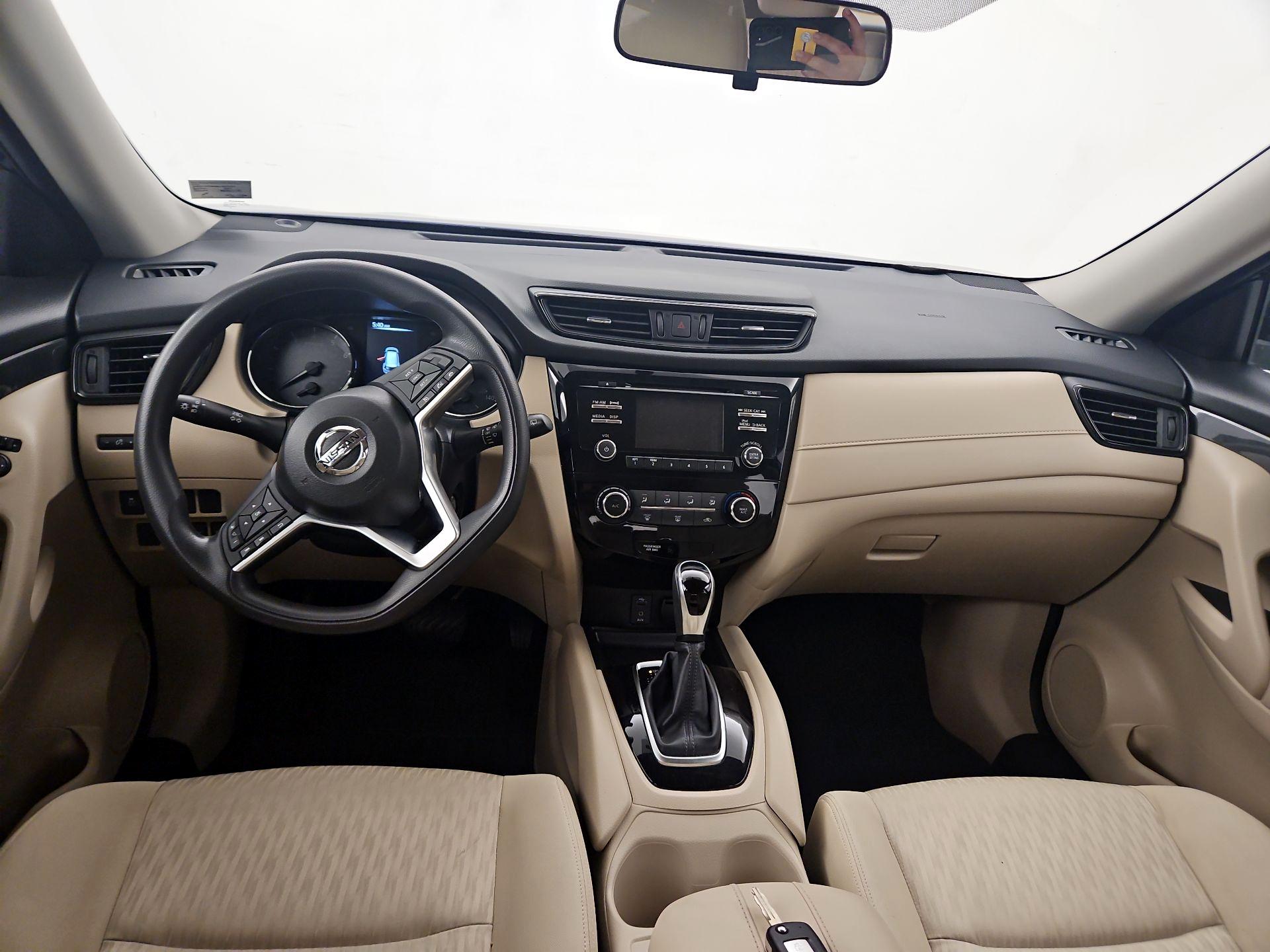 Thumbnail: 2017 Nissan Rogue - 9