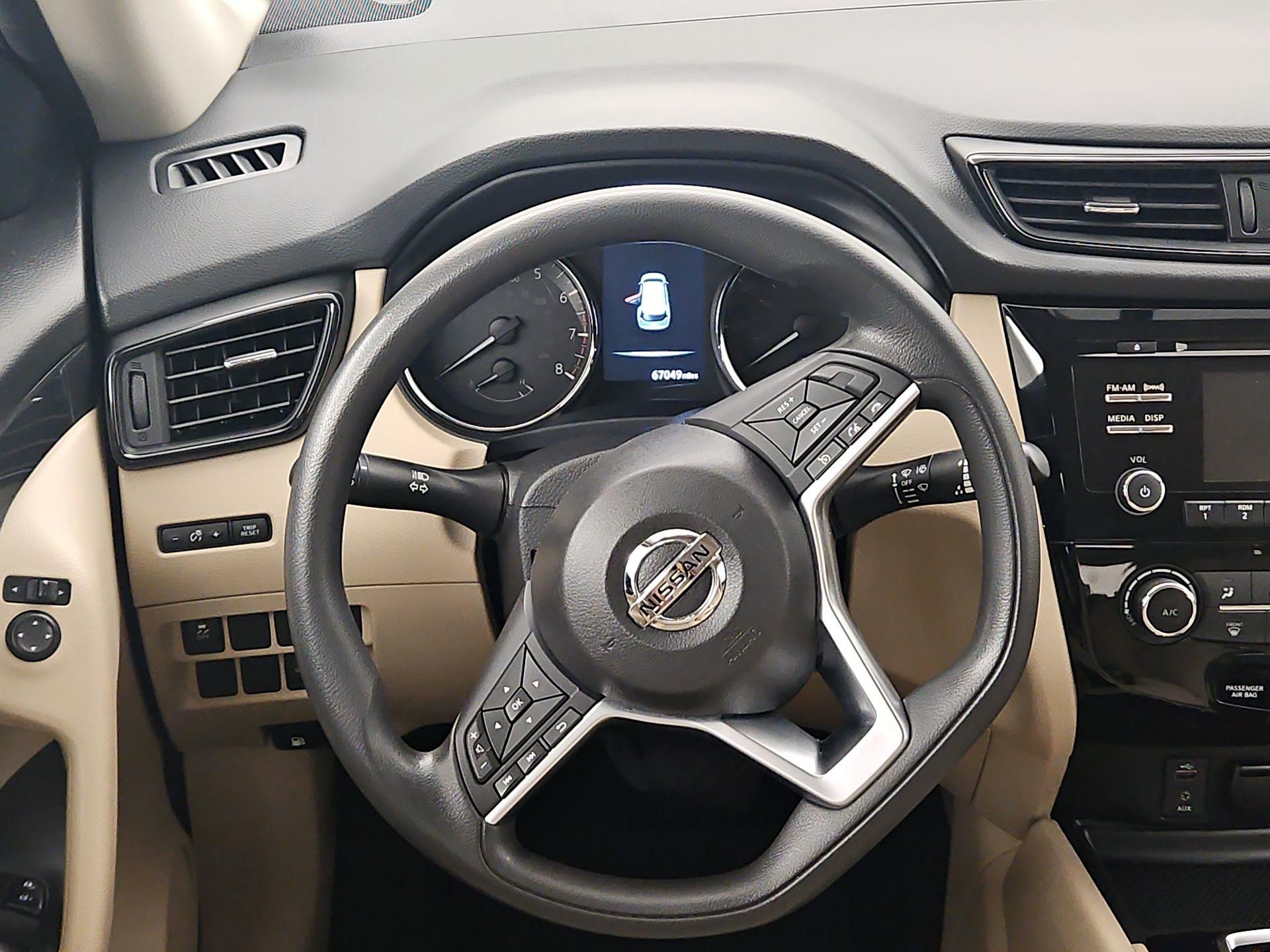 Thumbnail: 2017 Nissan Rogue - 10