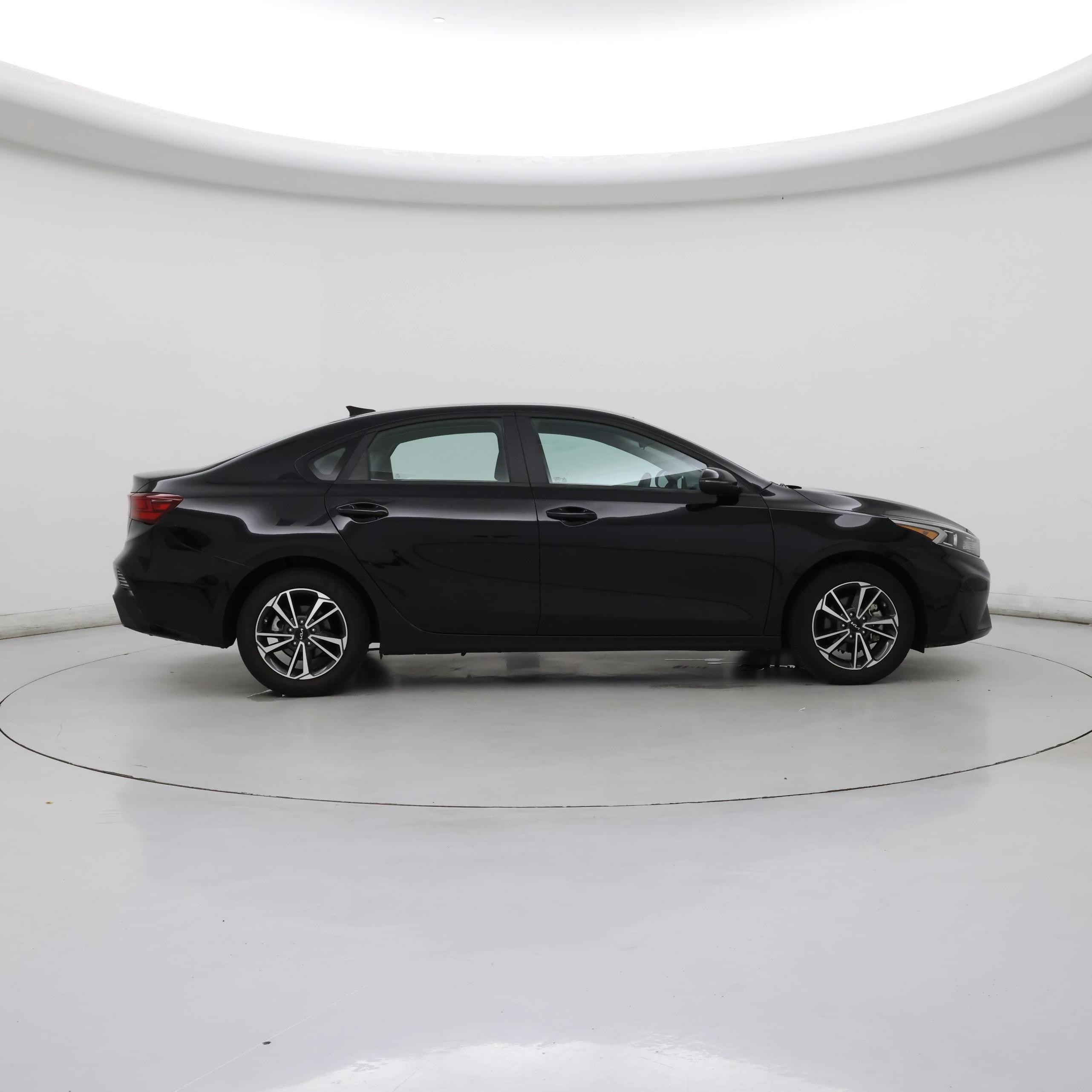 Thumbnail: 2023 Kia Forte - 7