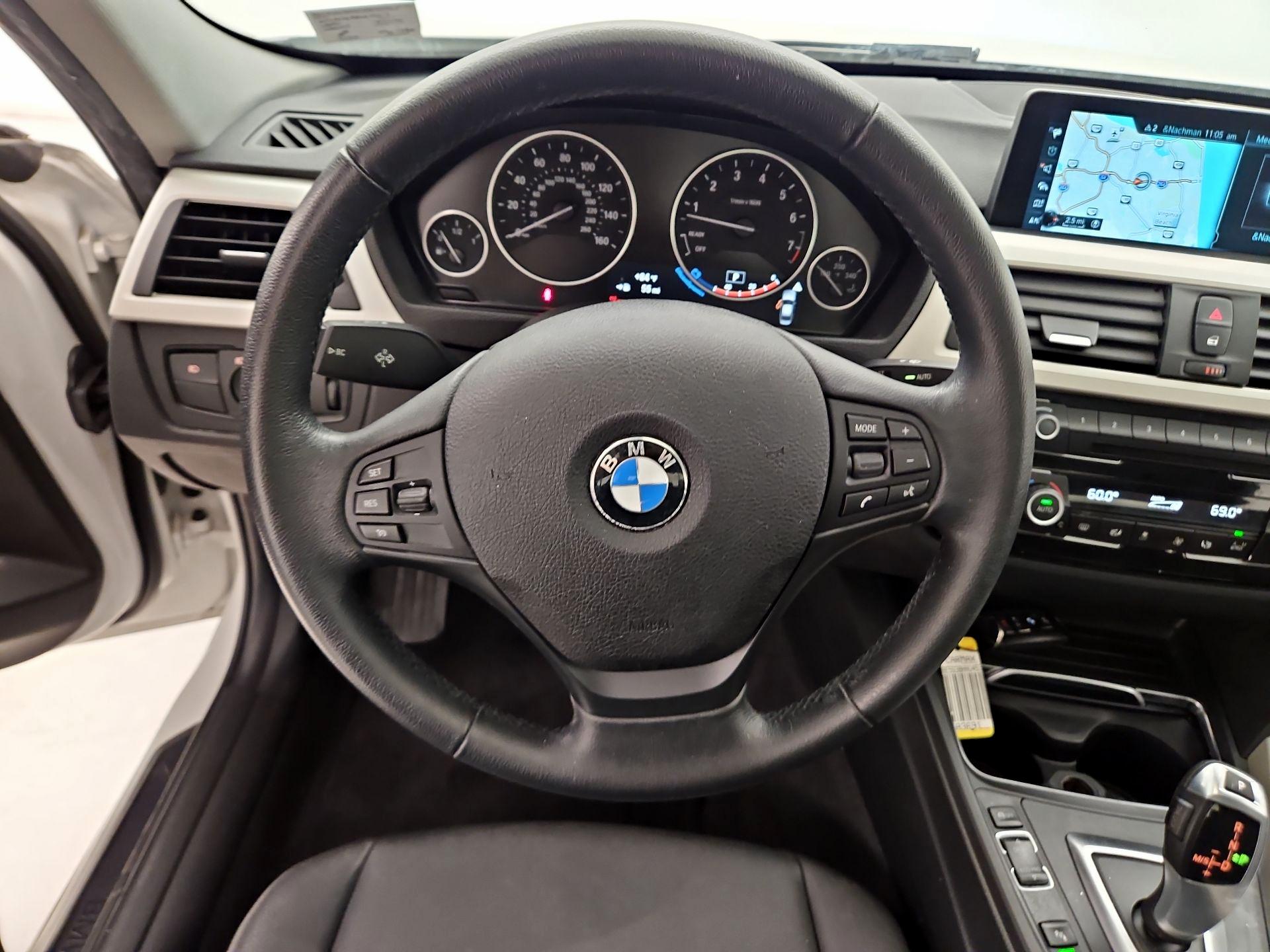 Thumbnail: 2017 BMW 3 Series - 10