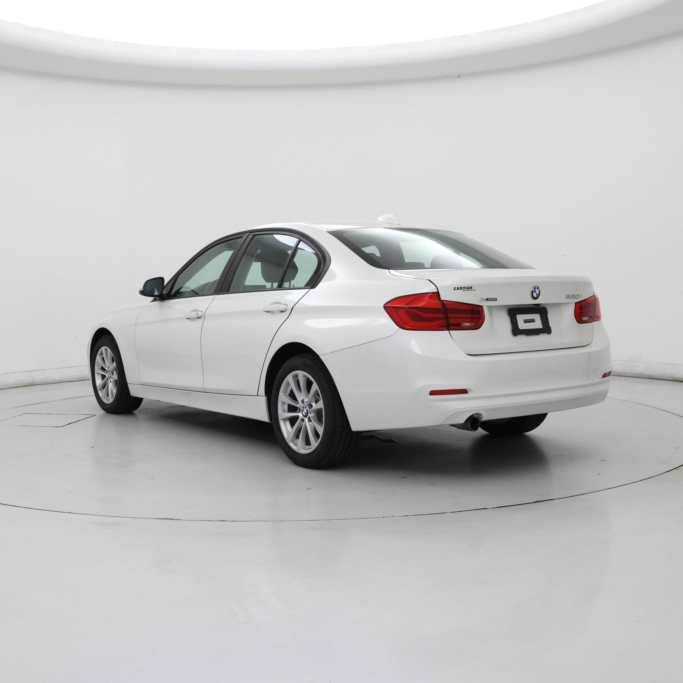 Thumbnail: 2017 BMW 3 Series - 2